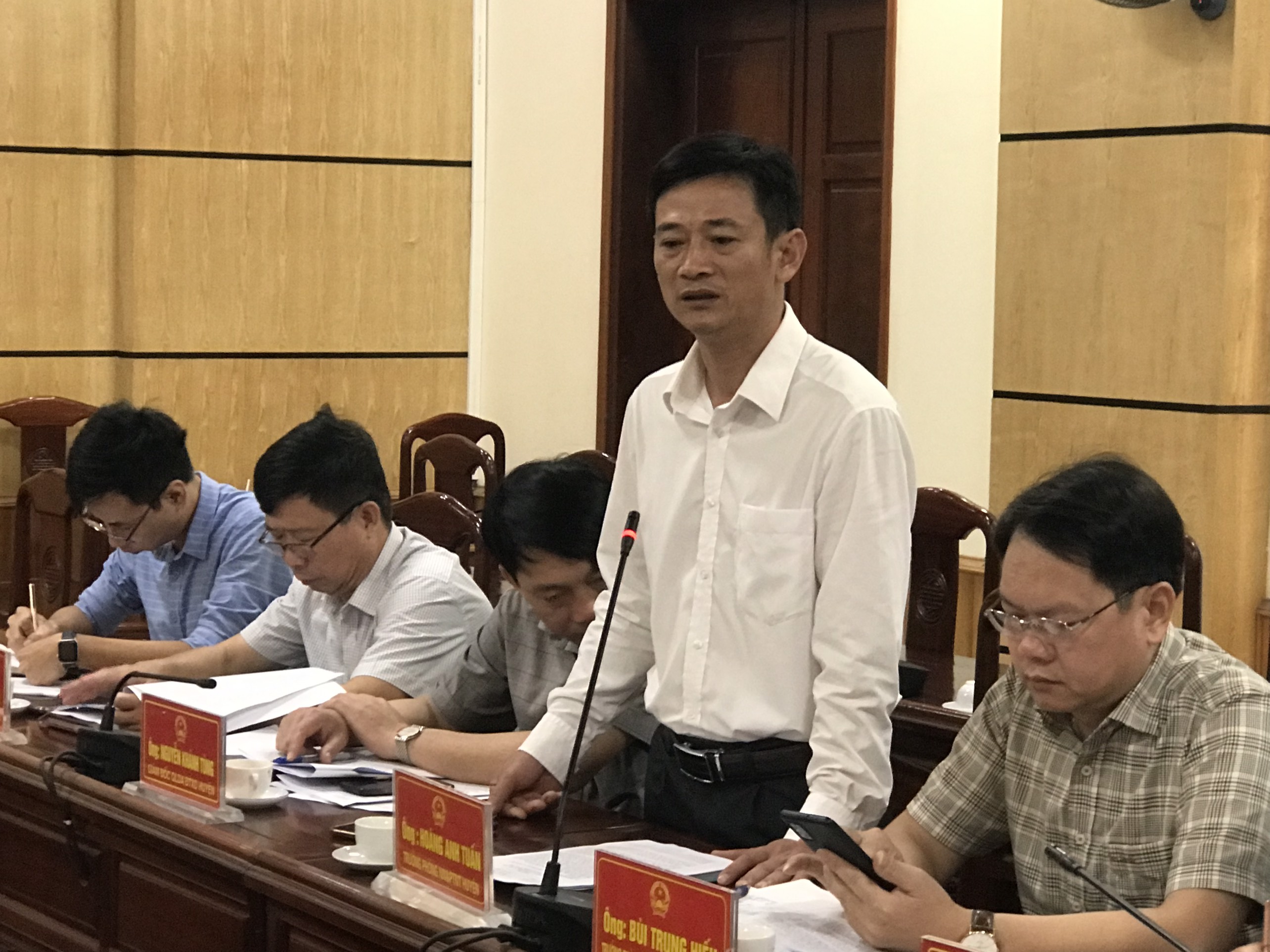 Trưởng phòng Nông nghiệp và PTNT Hoàng Anh Tuấn phát biểu