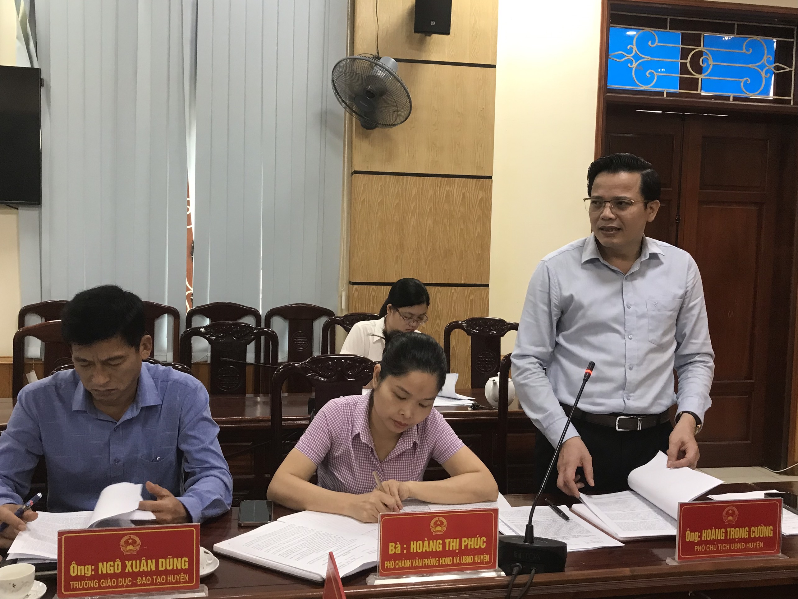 Phó Chủ tịch Thường trực UBND huyện Hoàng Trọng Cường phát biểu
