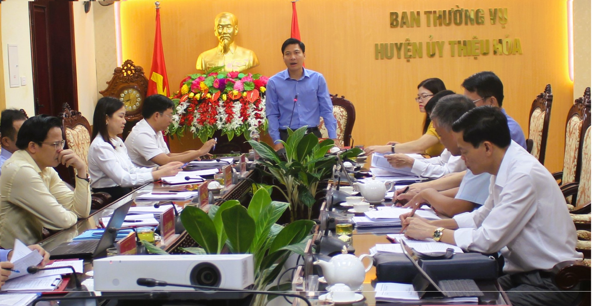 Đồng chí Bí thư Huyện ủy Nguyễn Văn Biện, phát biểu kết luận hội nghị