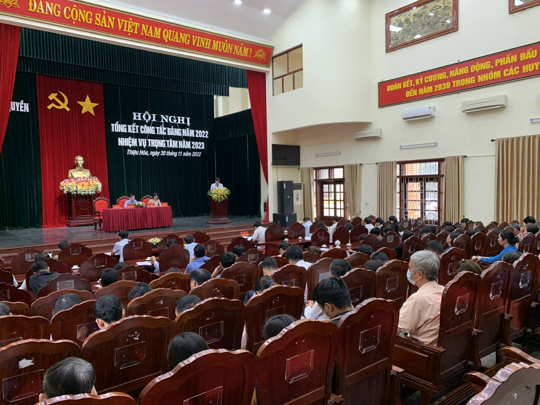Toàn cảnh hội nghị