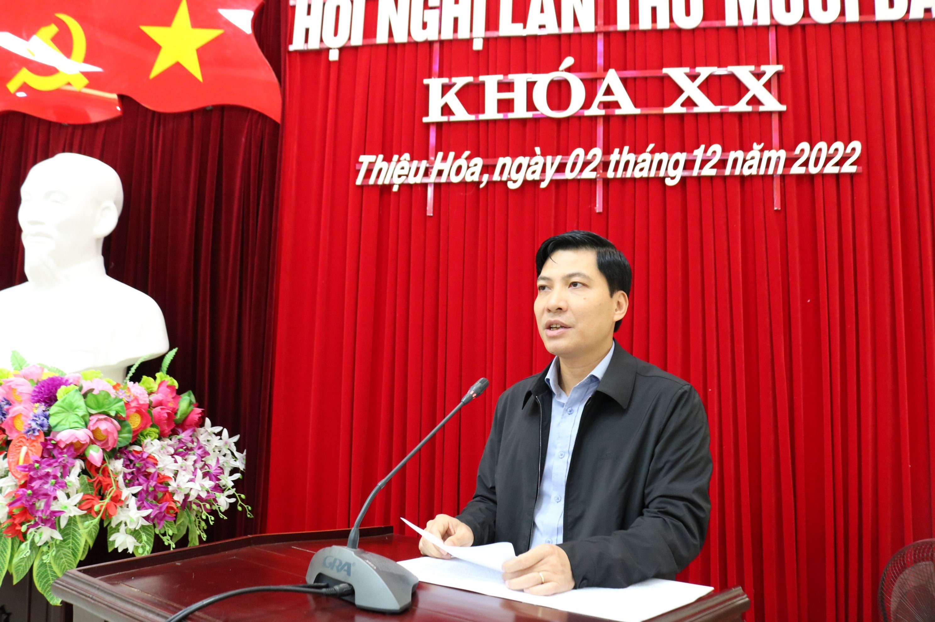 Đồng chí Nguyễn Văn Biện, Bí thư Huyện ủy phát biểu khai mạc hội nghị