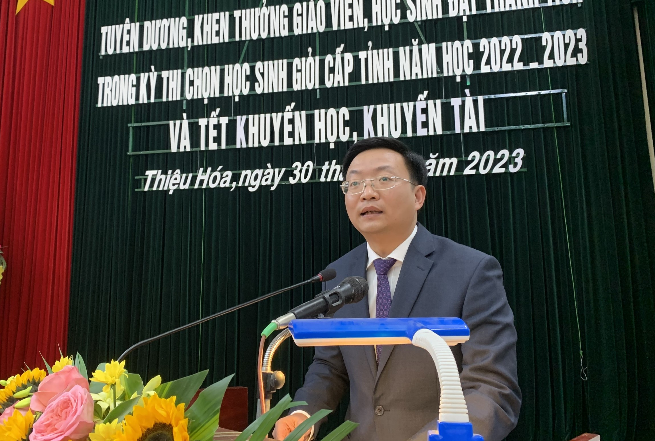 Đồng chí Chủ tịch UBND huyện Nguyễn Thế Anh phát biểu chỉ đạo tại hội nghị