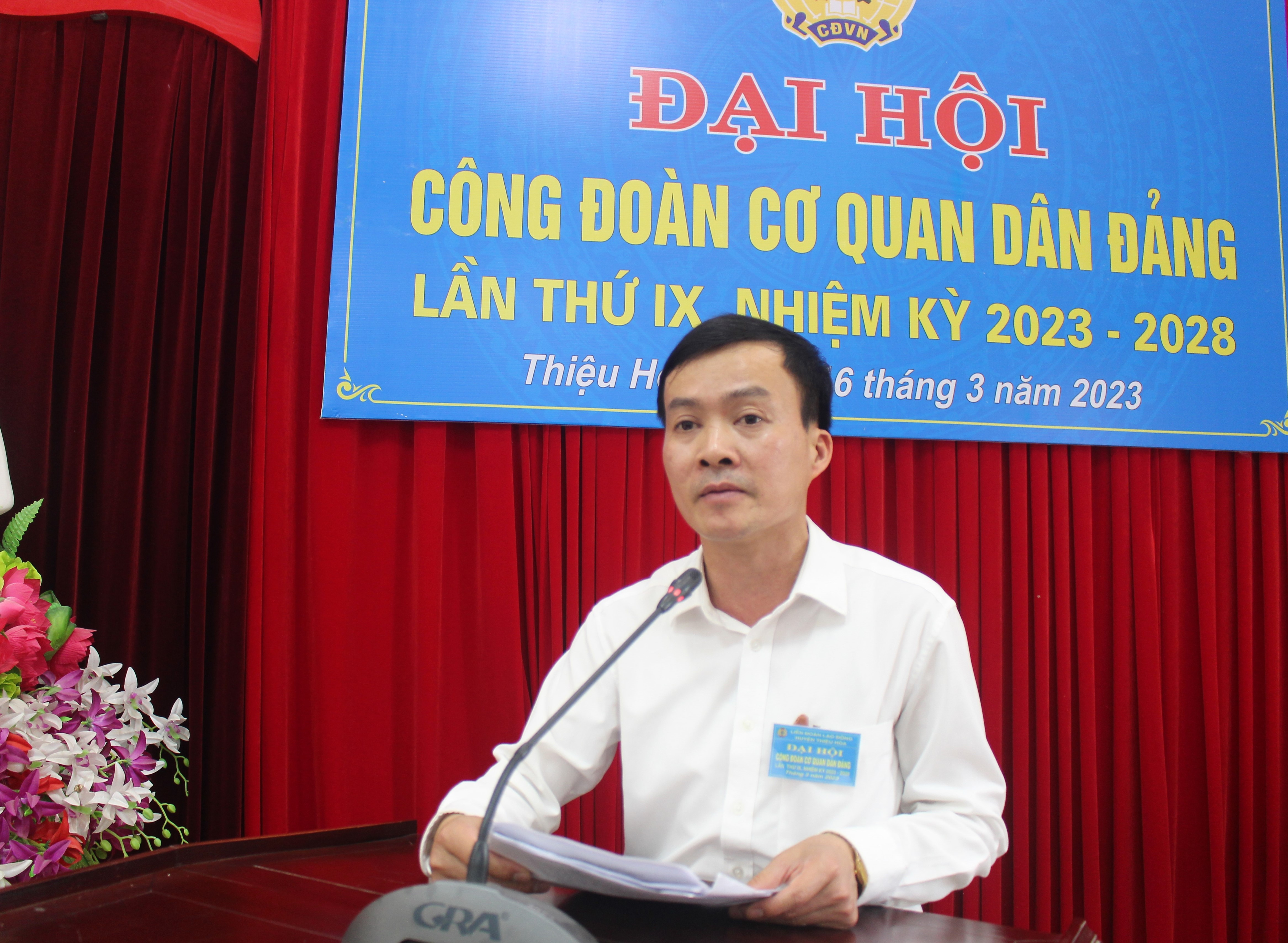 Đồng chí Trần Công Lâm, Chủ tịch Công đoàn cơ quan dân Đảng khóa VIII khai mạc Đại hội.