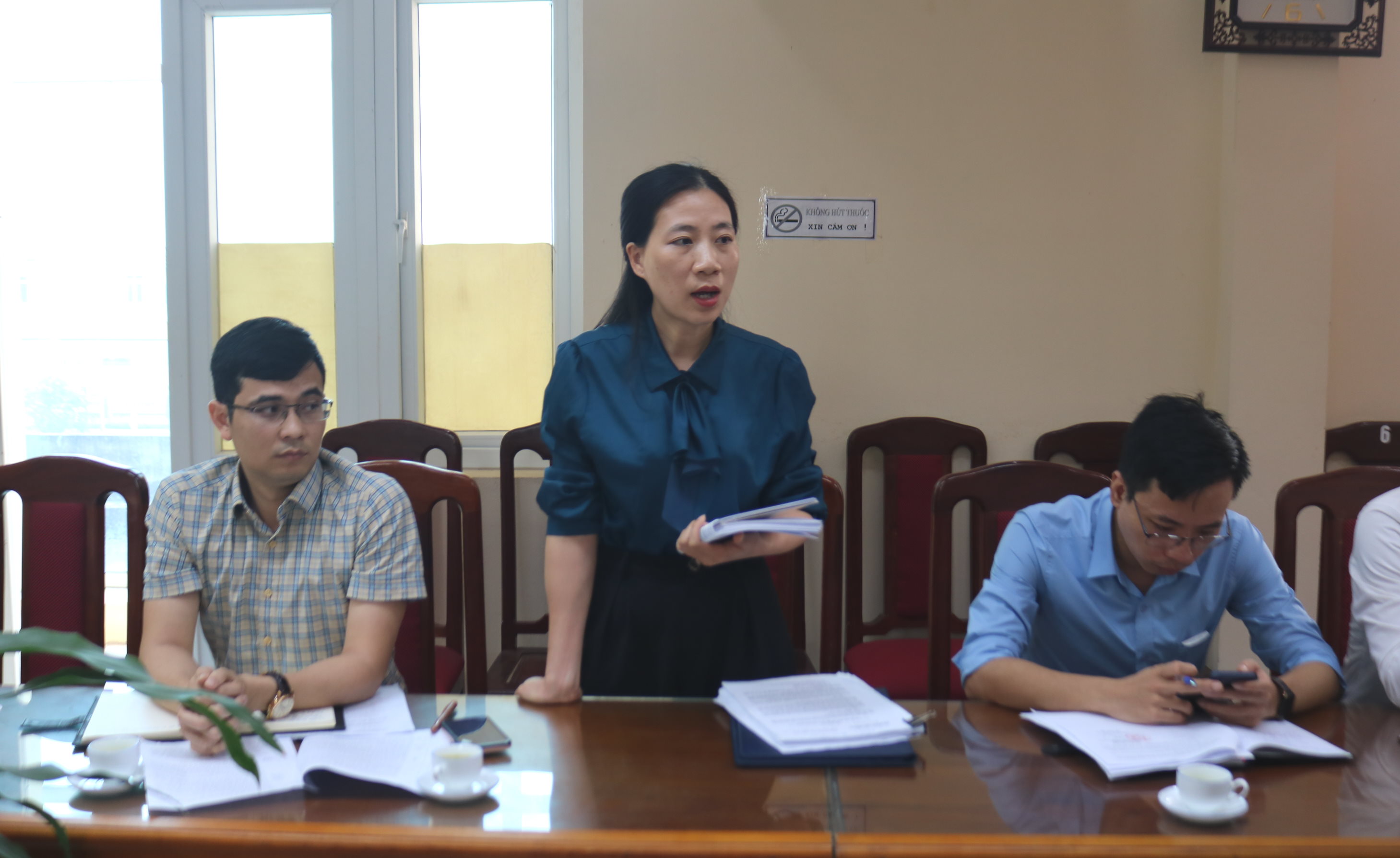 Đại diện phòng Kinh tế- Hạ tầng phát biểu tại hội nghị