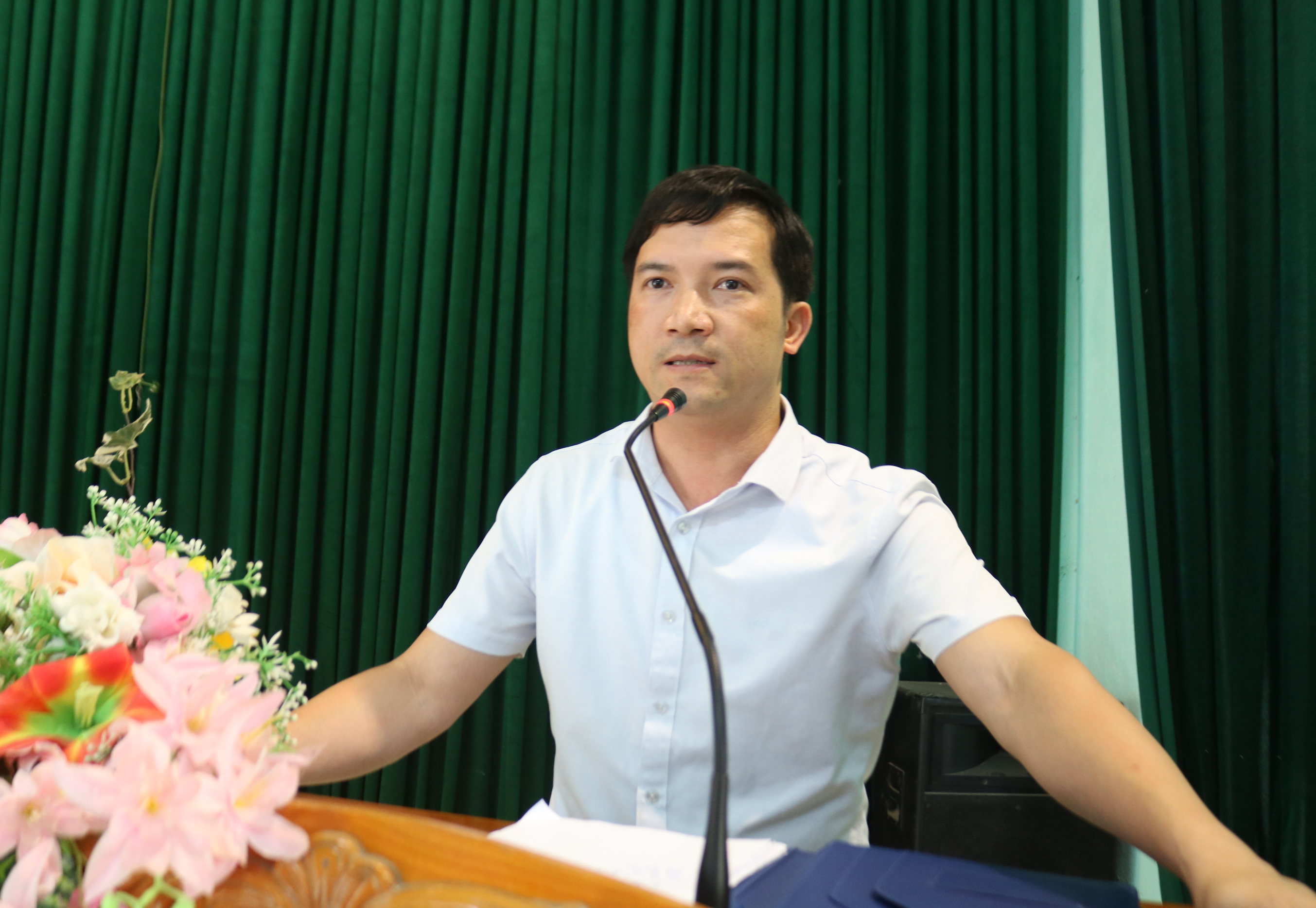 Trưởng phòng Tài nguyên - Môi trường Lê Thế Ái thông qua phương án đền bù