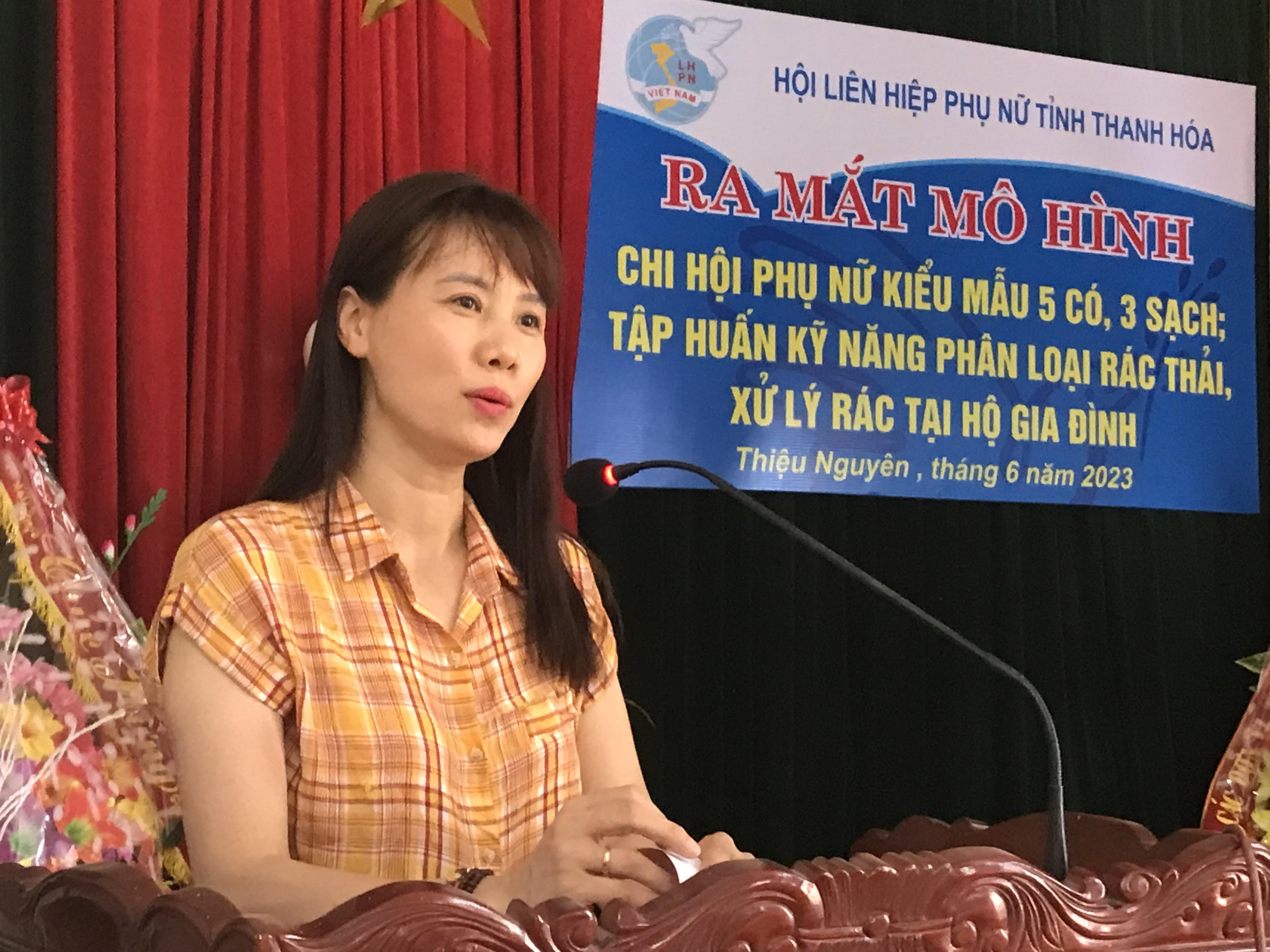 Đồng chí Lê Thị Lan Anh, Ủy viên Ban Thường vụ, Trưởng Ban tuyên giáo, Chính sách và Pháp luật, Hội Phụ nữ tỉnh phát biểu tại lễ ra mắt mô hình câu lạc bộ
