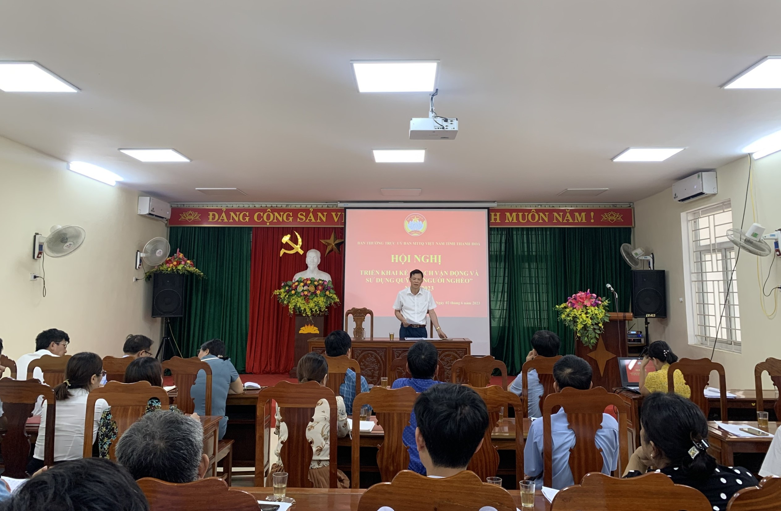 Đồng chí Nguyễn Xuân Lai, Trưởng Ban Dân vận, Chủ tịch MTTQ huyện kết luận hội nghị.