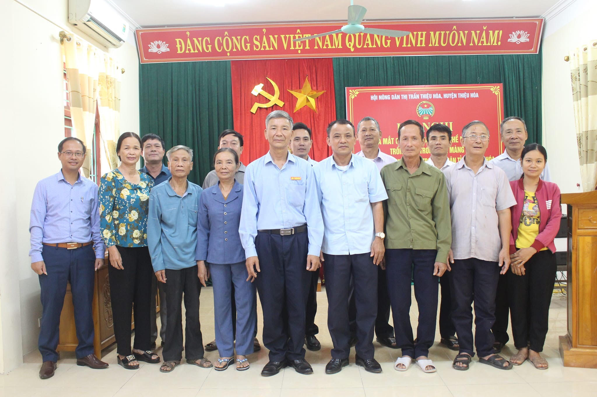 Hội nông dân thị trấn Thiệu Hoá ra mắt chi hội nông dân nghề nghiệp trồng dưa trong nhà màng