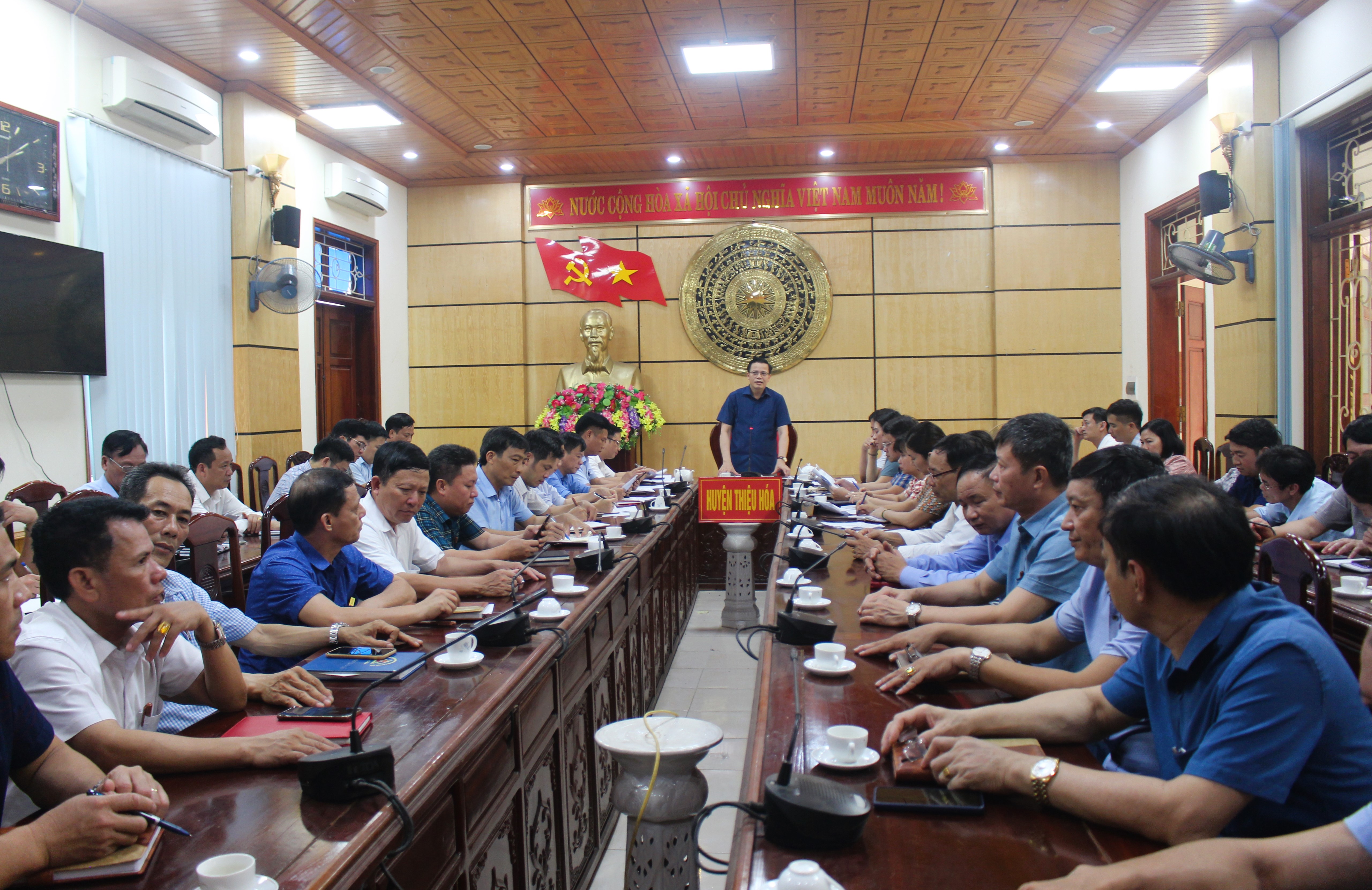 Toàn cảnh hội nghị.
