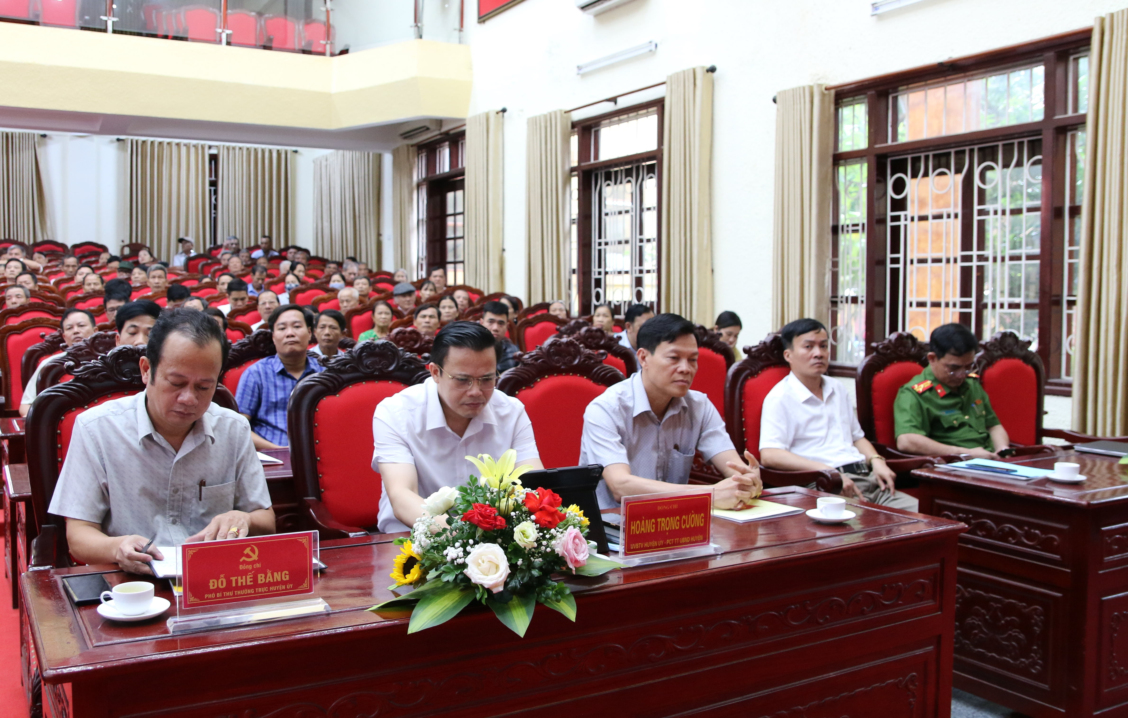 Các đại biểu dự hội nghị