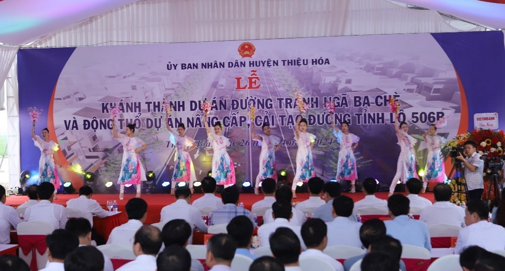 Tiết mục văn nghệ chào mừng.