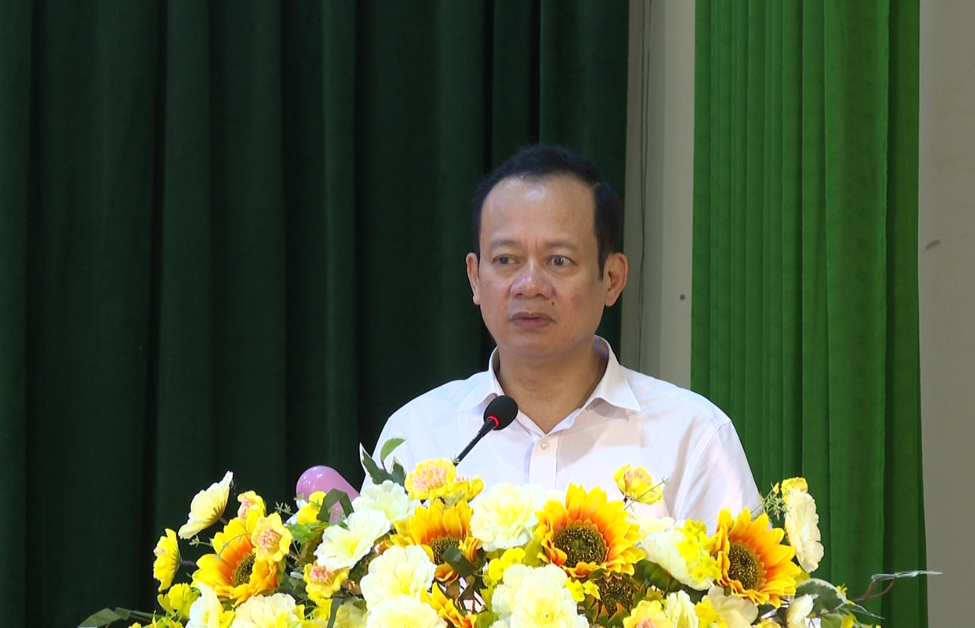Đ/C Đỗ Thế Bằng, Phó Bí thư Thường trực Huyện uỷ phát biểu tại buổi gặp mặt