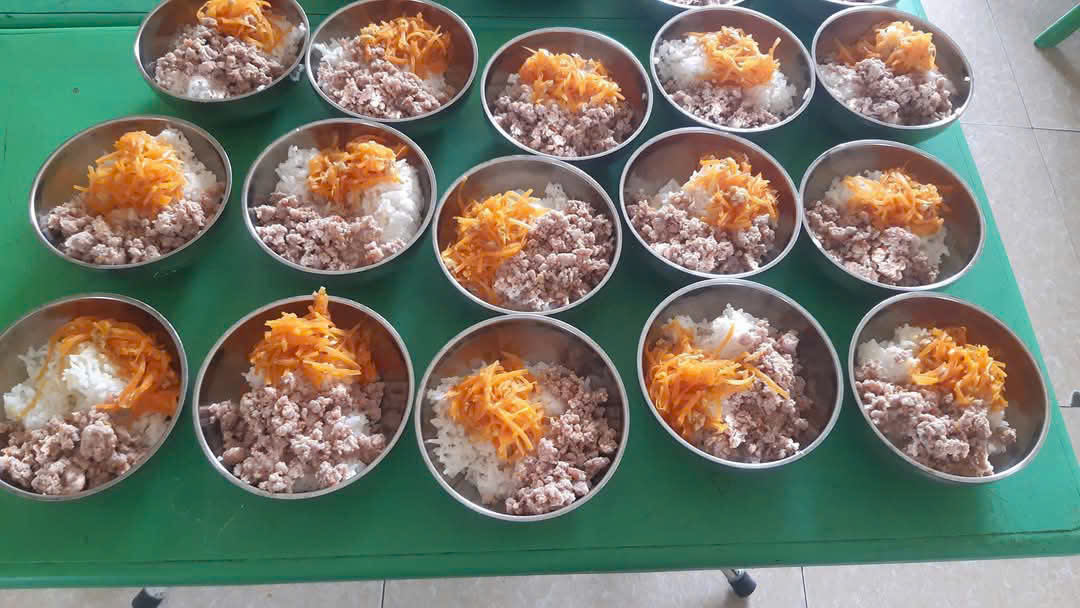 Thức ăn của trẻ được chế biến đảm bảo chất lượng
