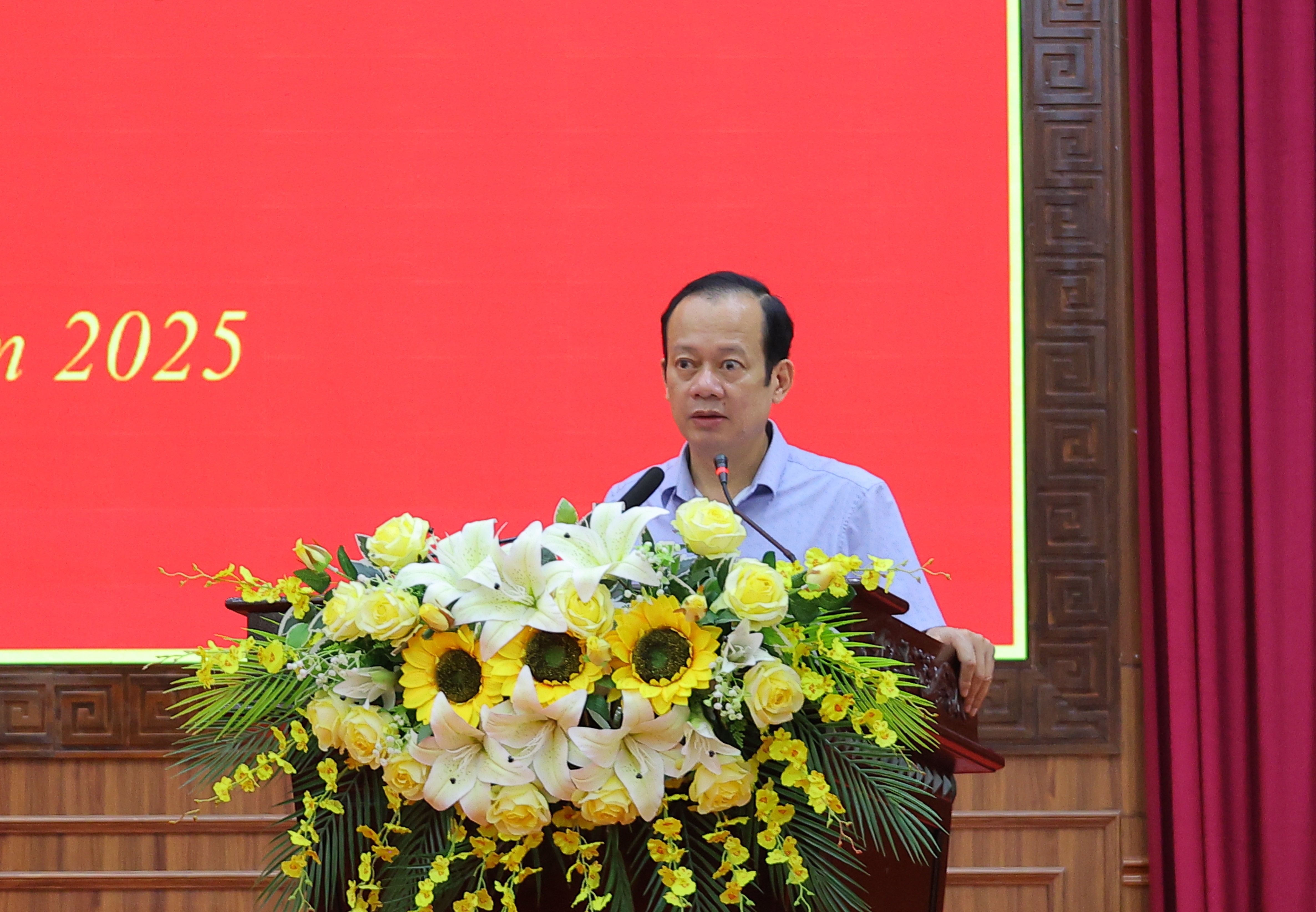 Phó Bí thư Thường trực Huyện ủy Đỗ Thế Bằng triển khai các văn bản của Trung ương về sắp xếp đơn vị hành chính