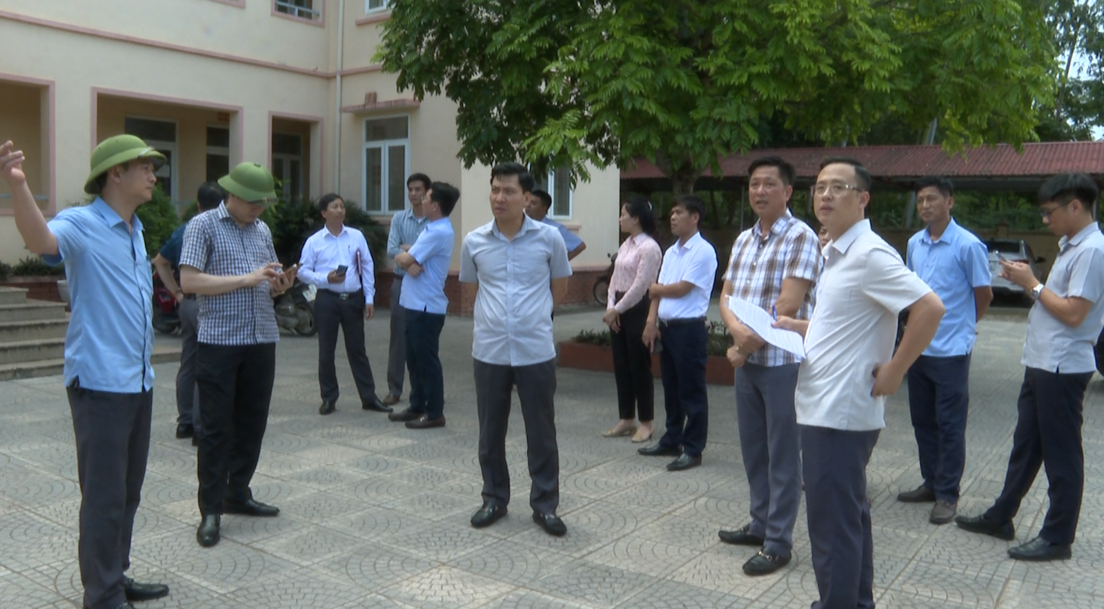 Đoàn công tác kiểm tra tại công sở xã Thiệu Quang