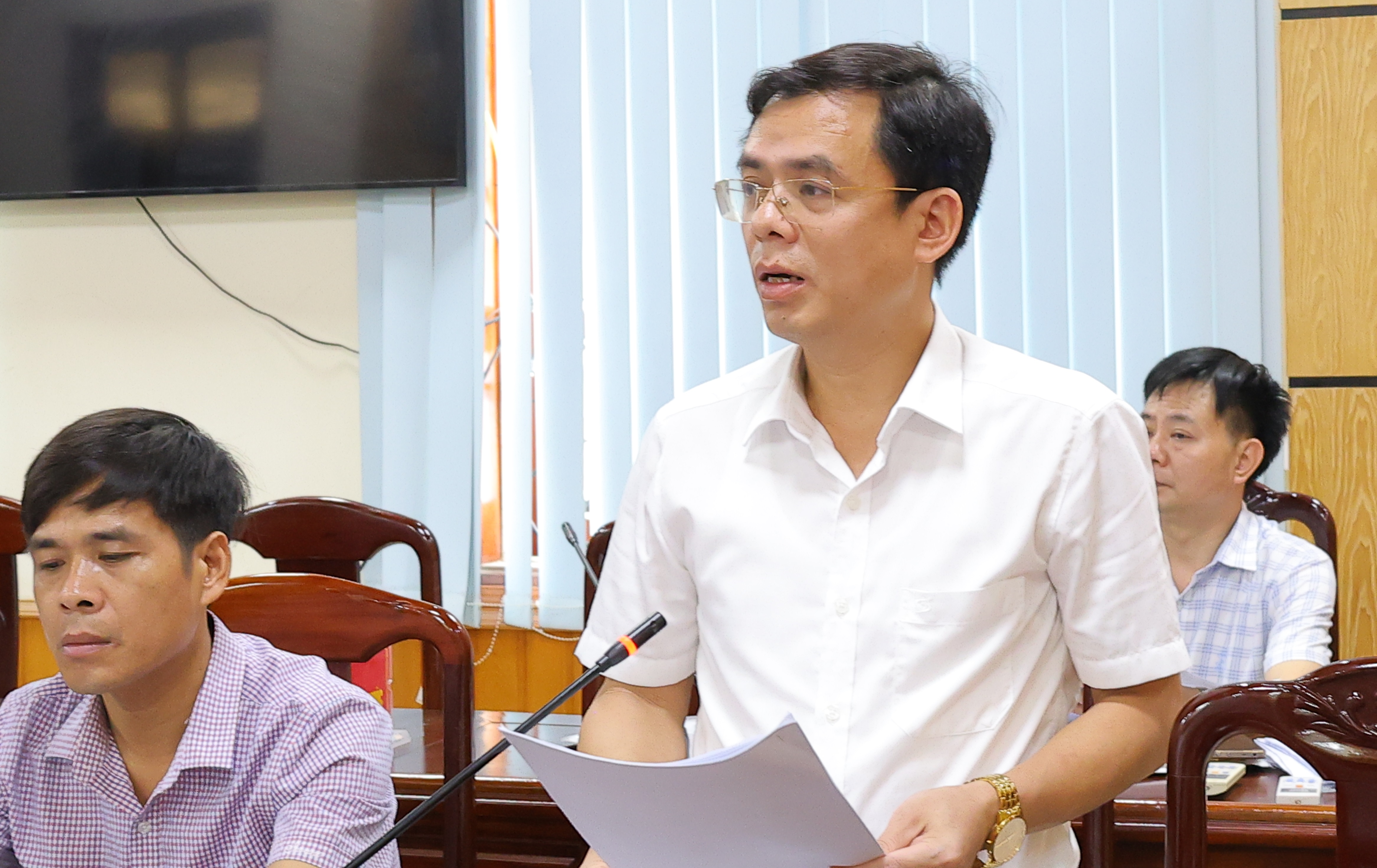 Trưởng phòng Giáo dục - Đào tạo Nguyễn Lạnh Đông trình bày kế hoạch tổ chức 2 kỳ thi
