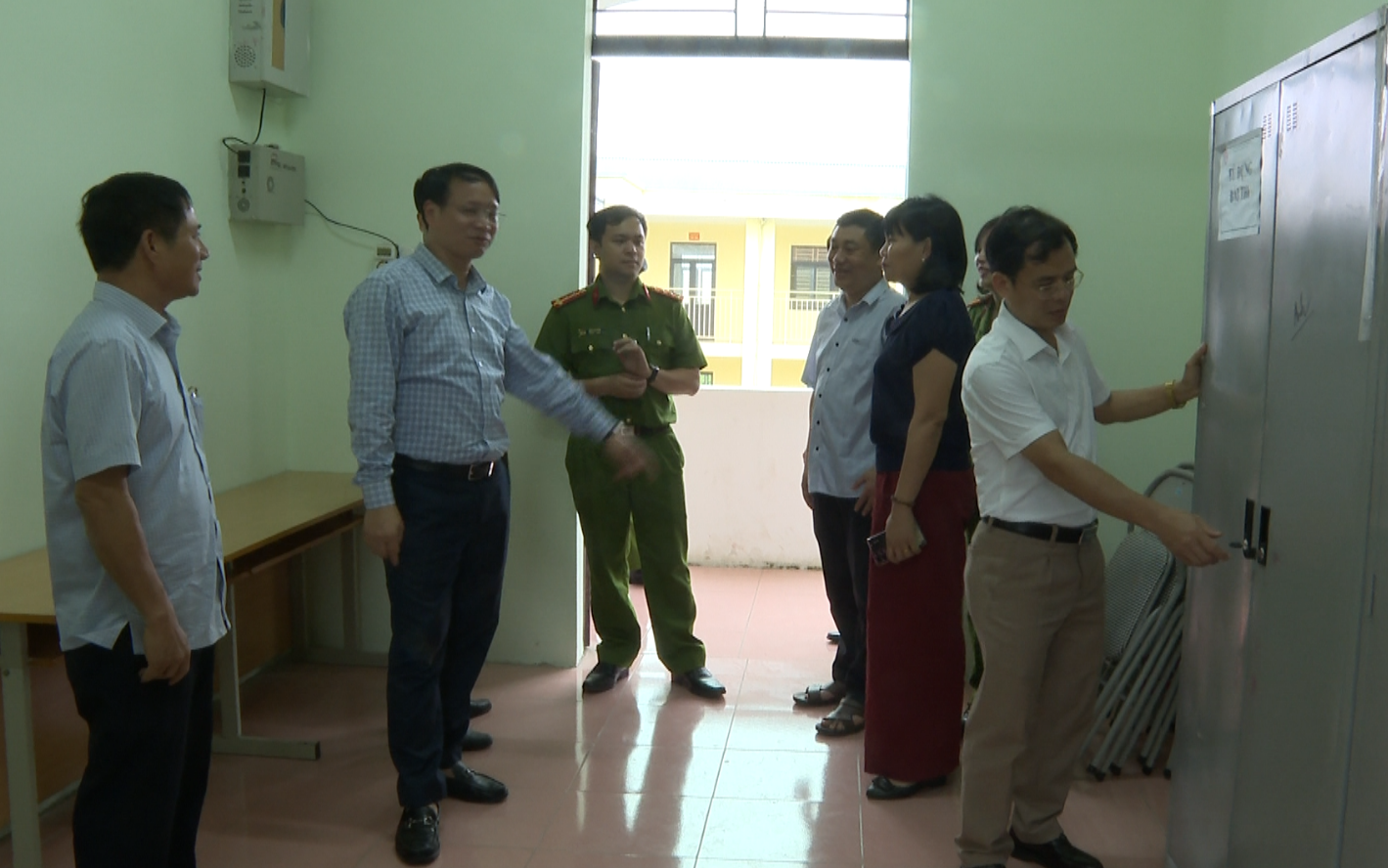 Kiểm tra tại Hội đồng thi trường THPT Lê Văn Hưu