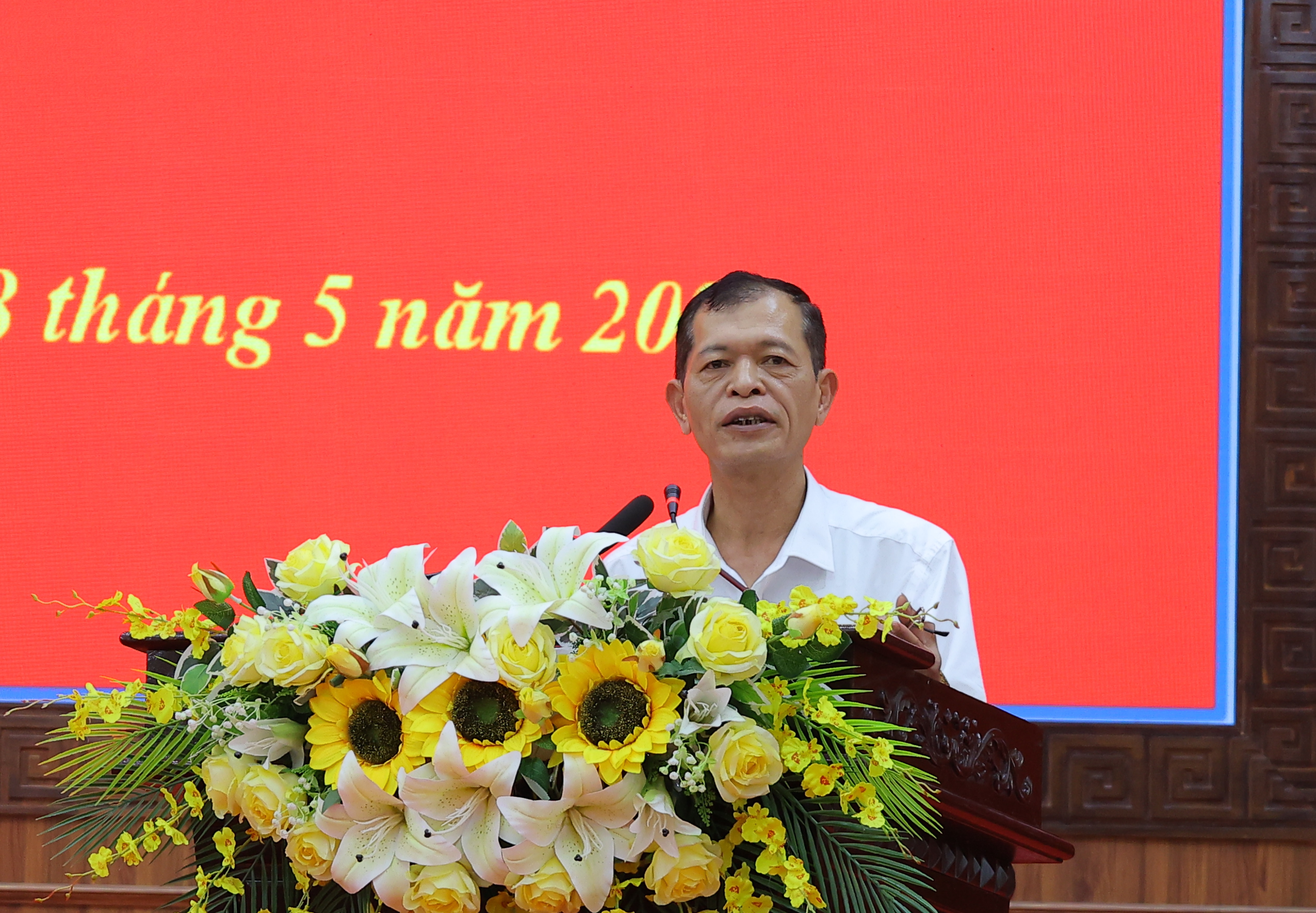 Phó Chủ HĐND huyện Nguyễn Văn Phúc khai mạc hội nghị