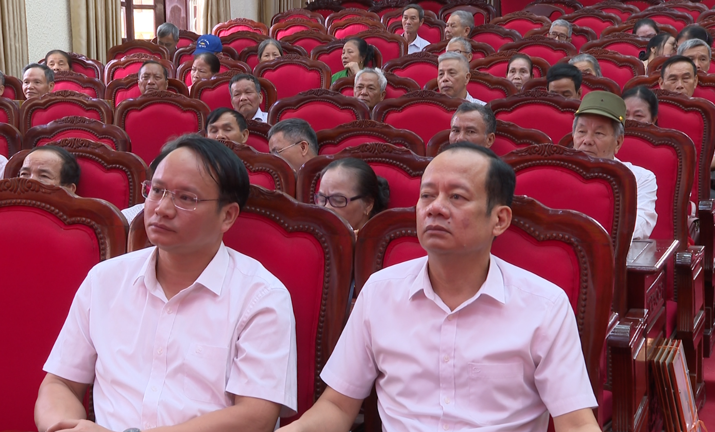 Các đại biểu dự hội nghị