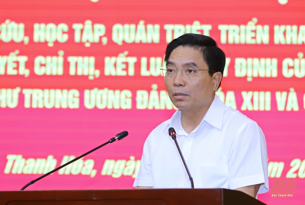 Bí thư Tỉnh ủy Nguyễn Doãn Anh phát biểu chỉ đạo hội nghị.