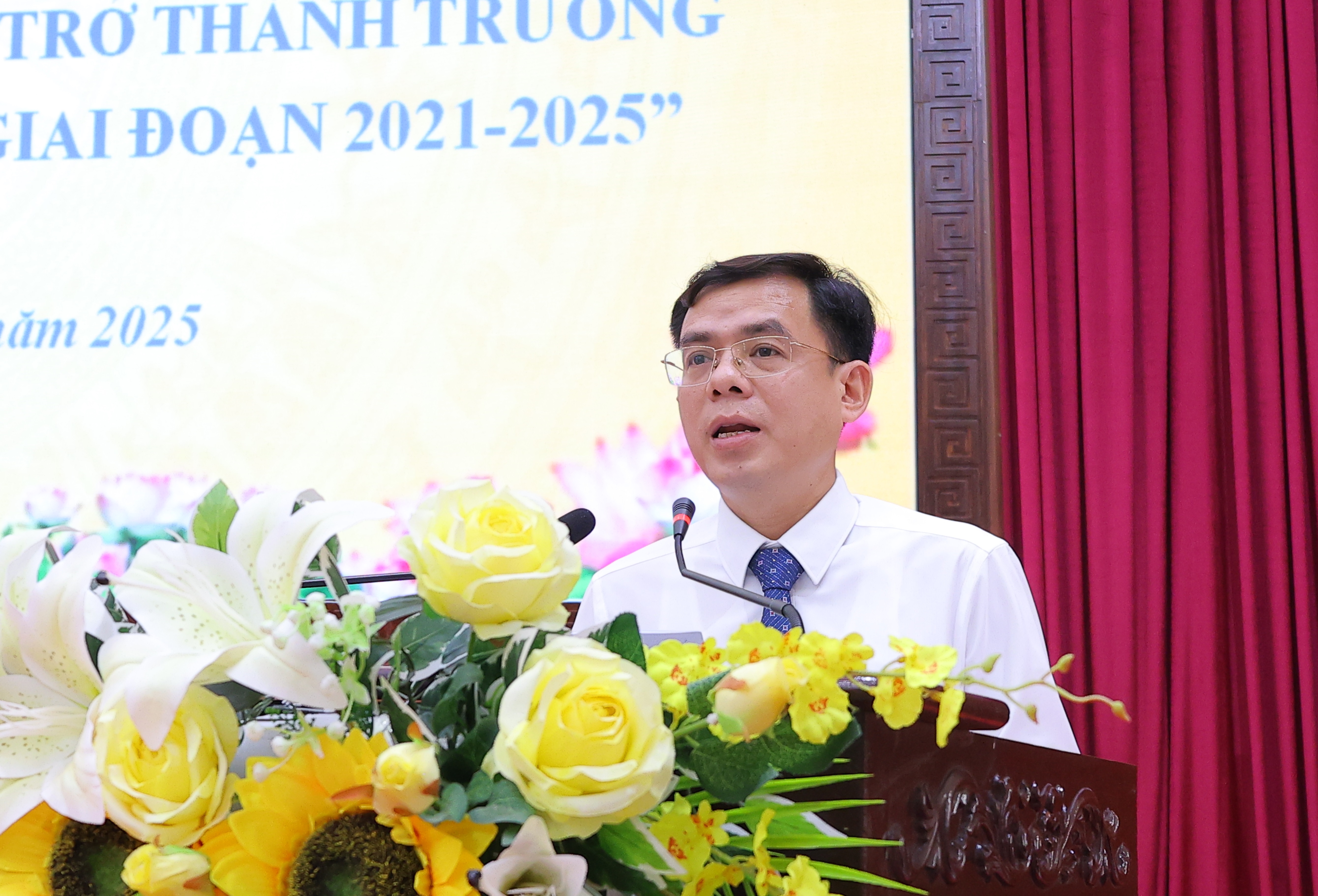 Trưởng phòng GĐ&ĐT Nguyễn Lạnh Đông trình bày báo cáo