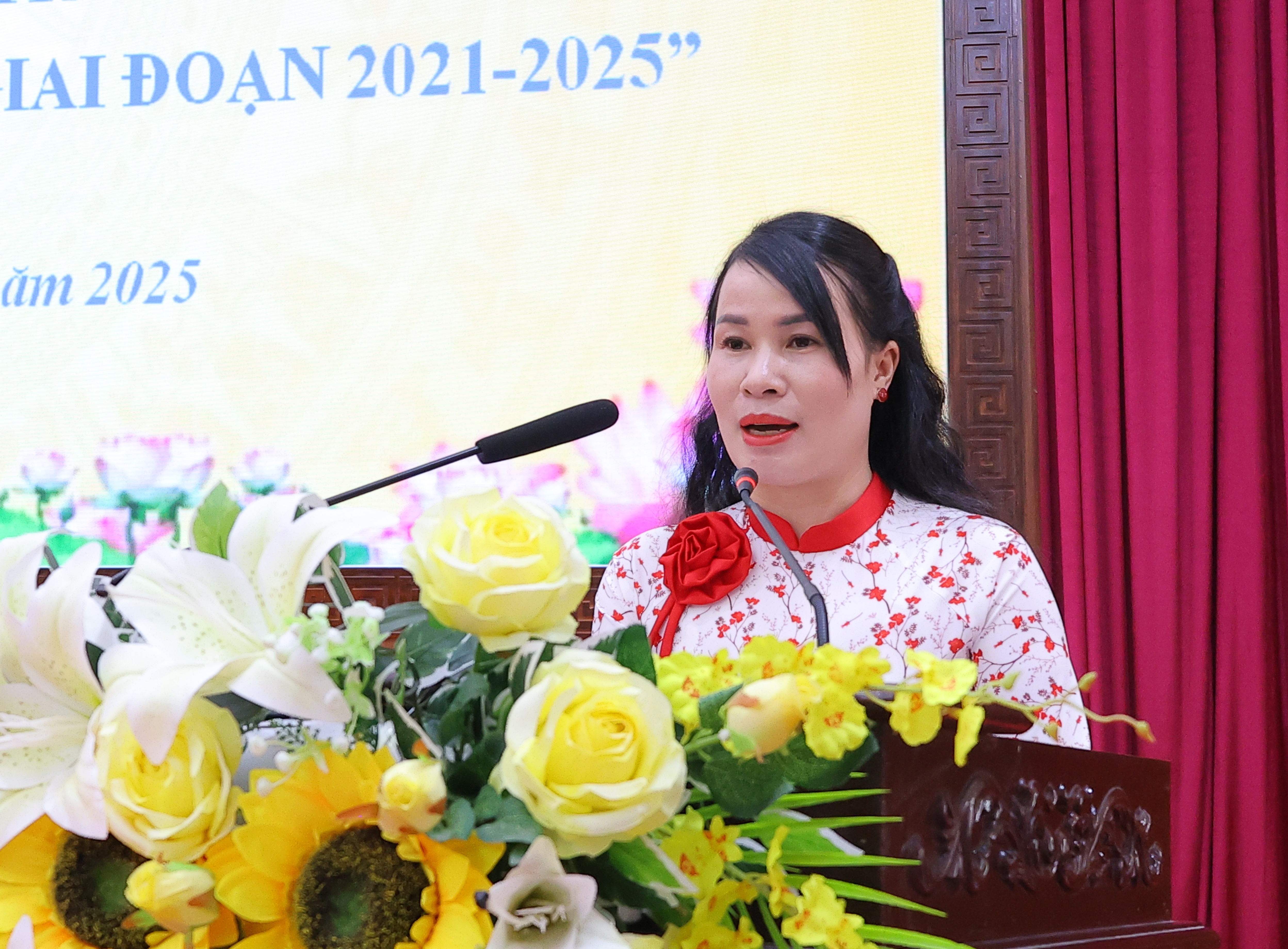 Đại biểu thảo luận