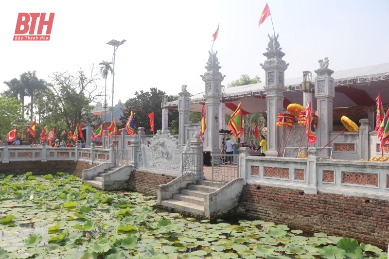 Đề thờ Lê Văn Hưu