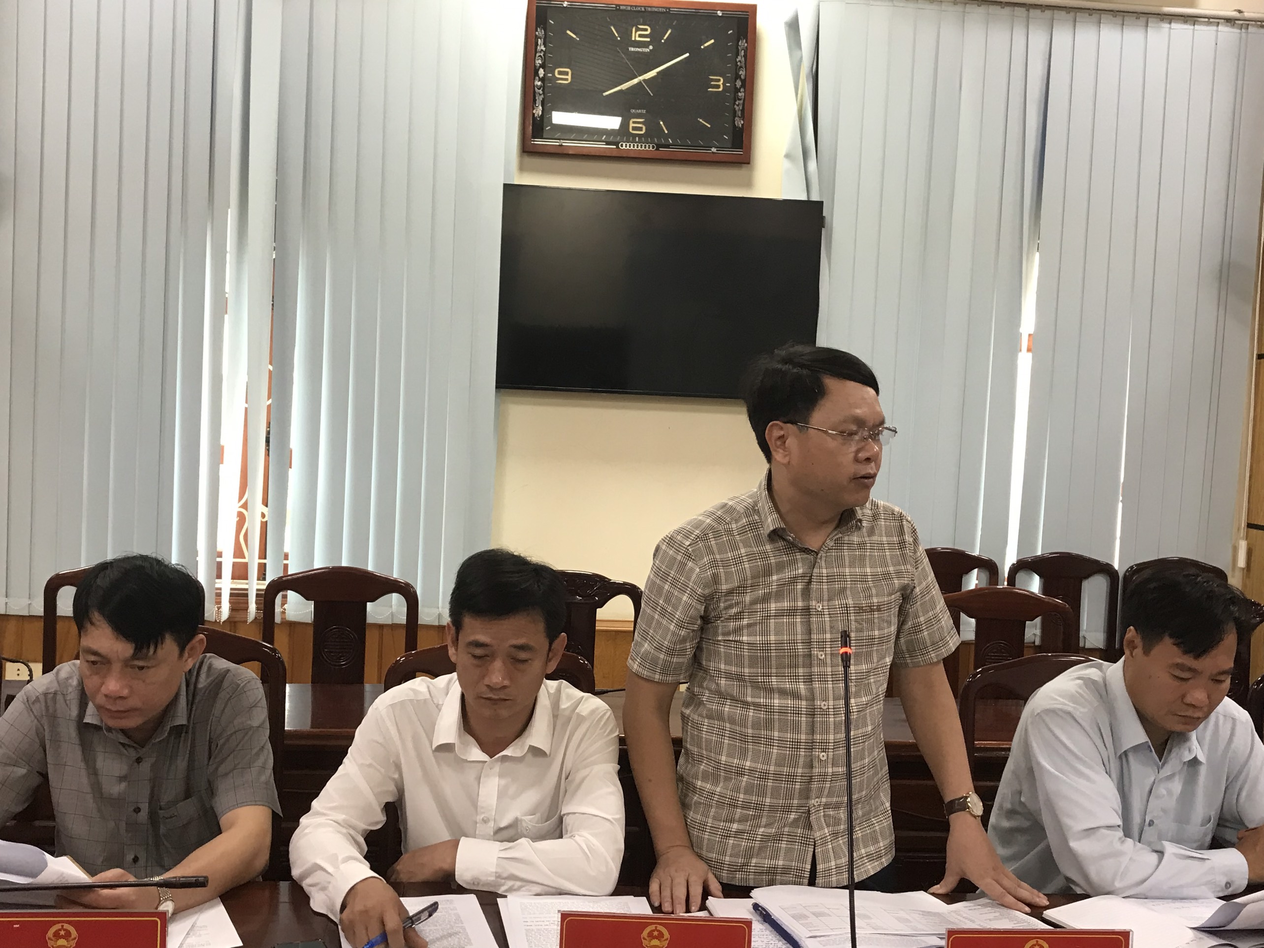 Trưởng phòng Tài chính - Kế hoạch Bùi Trung Hiếu phát biểu