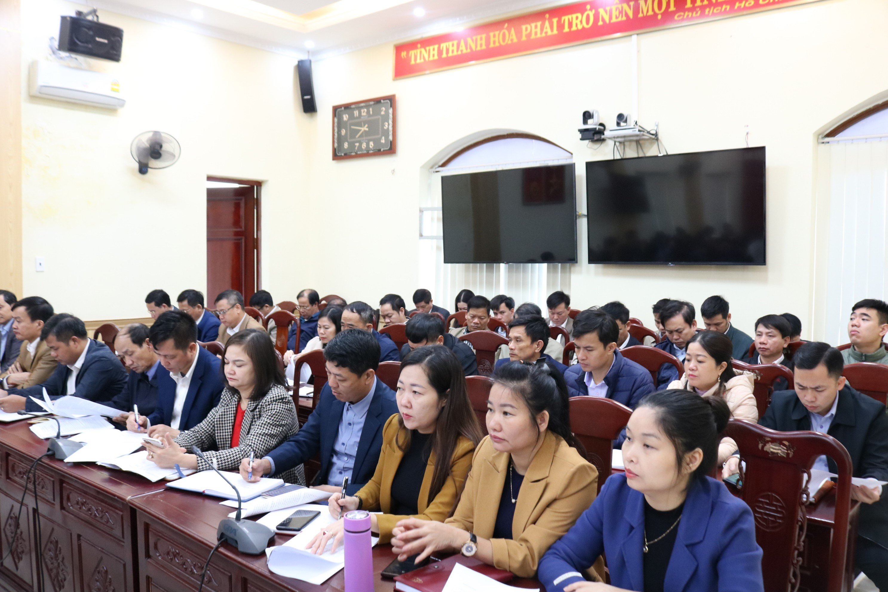 Các đại biểu tham dự hội nghị