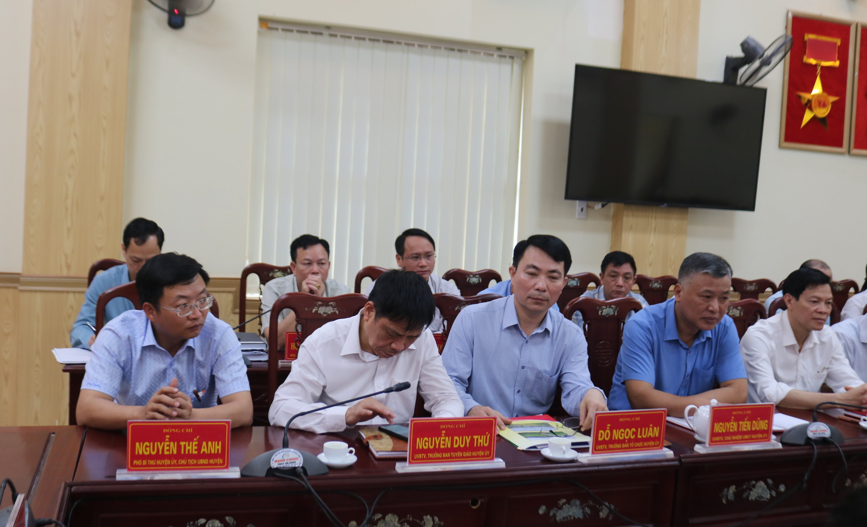 Các đại biểu dự hội nghị BCH