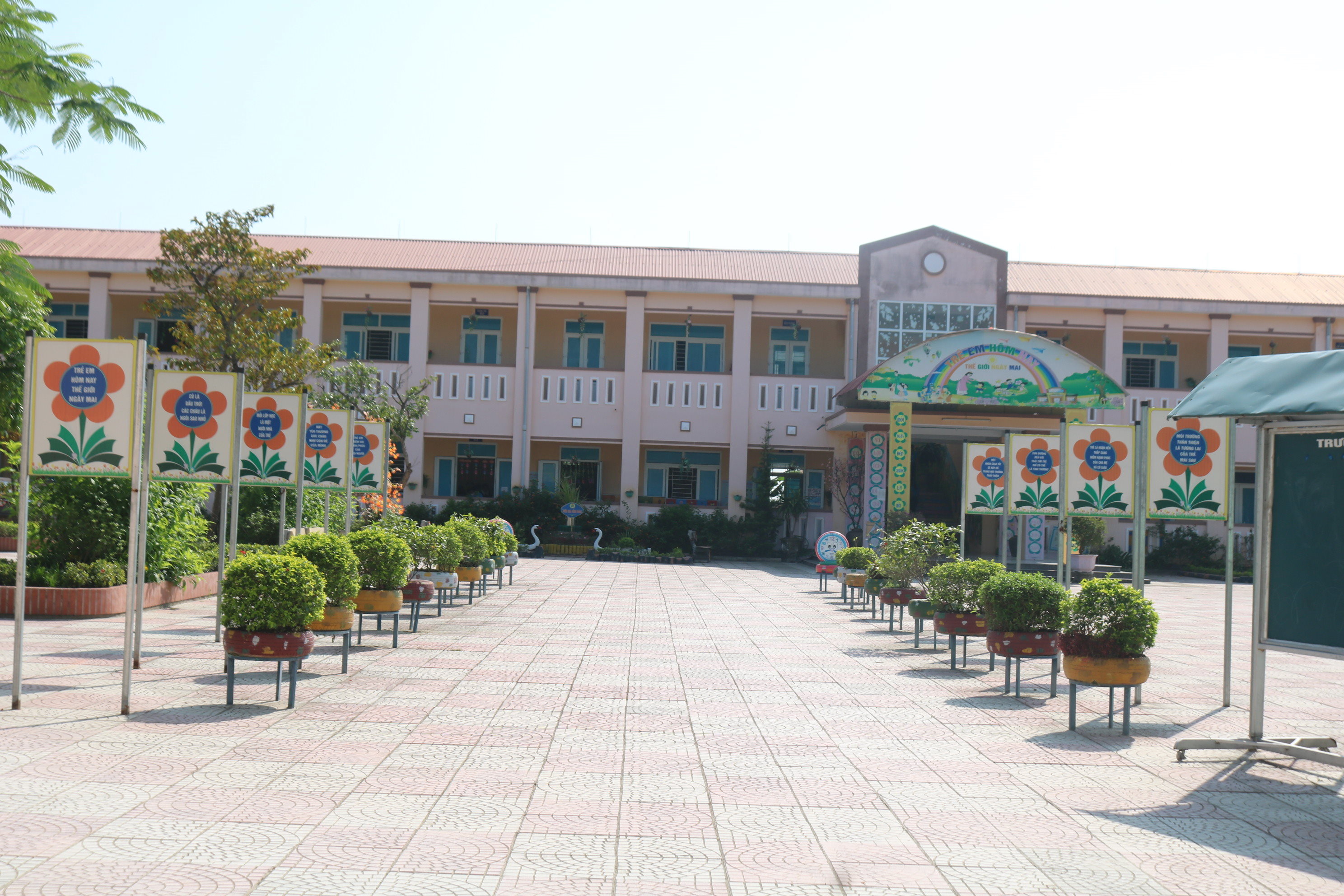 Khuôn viên trường Mầm non Thiệu Vũ