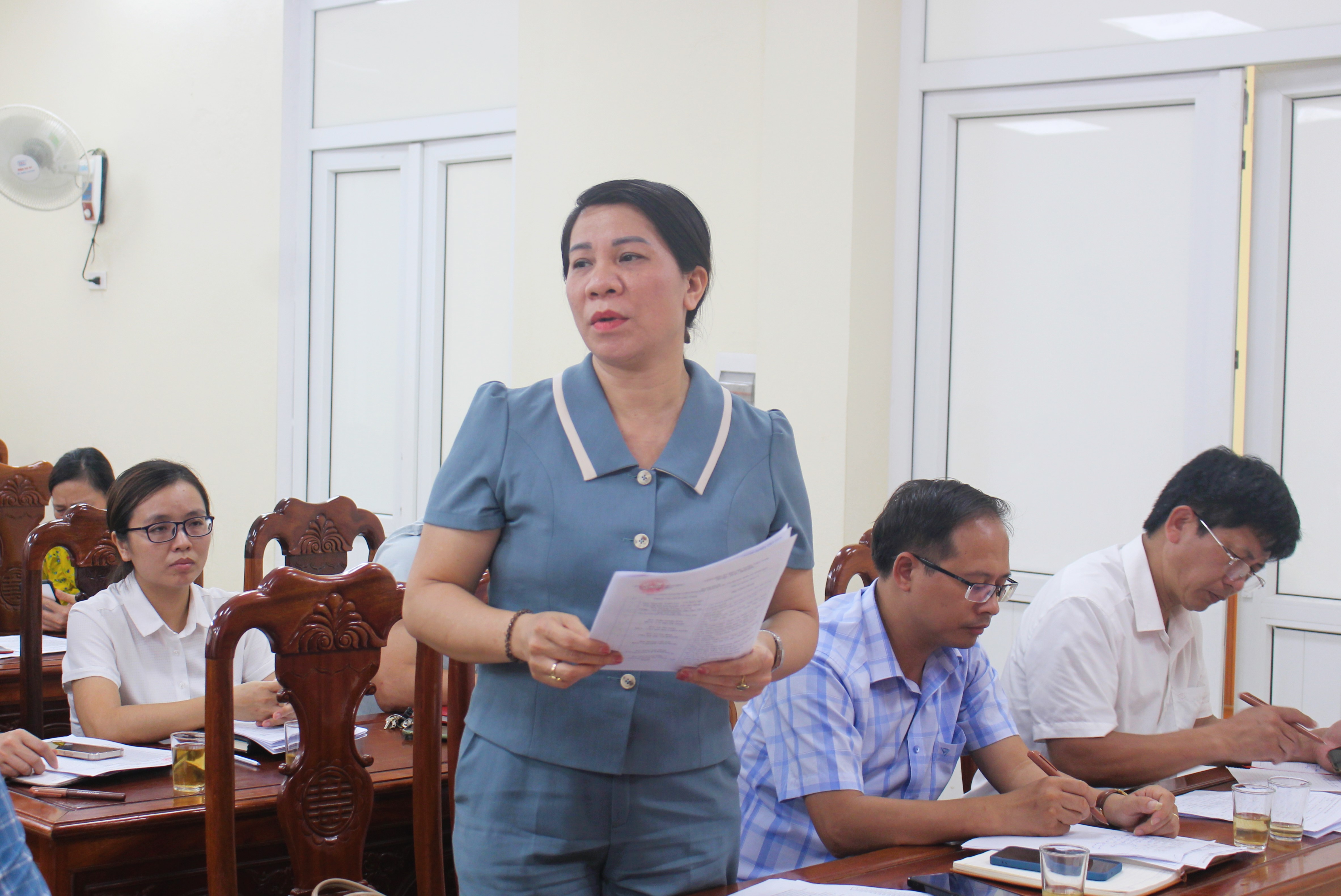 Đồng chí Đoàn Thị Hồng, Trưởng phòng Lao động, Thương binh và Xã hội phát biểu.