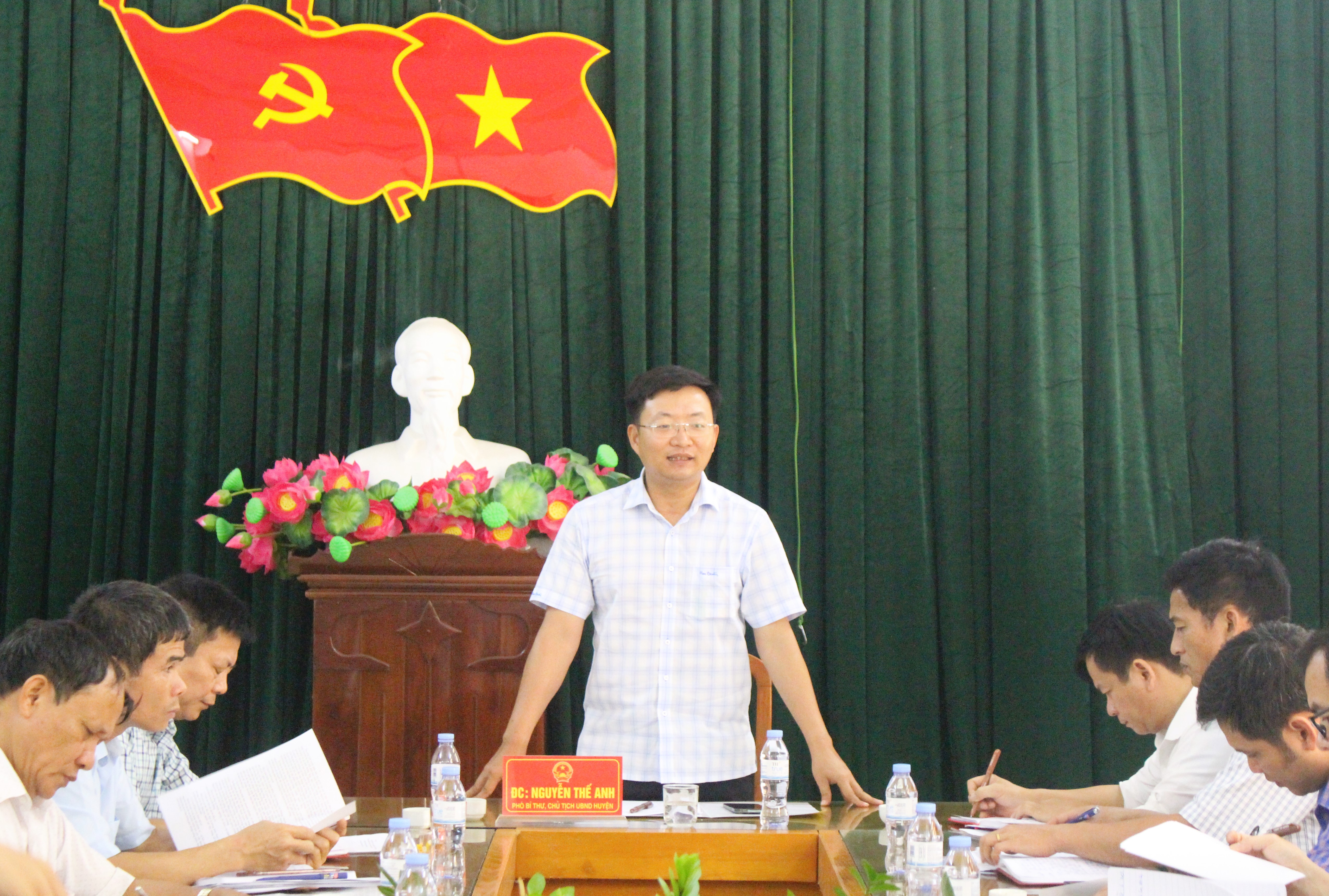 Đồng chí Nguyễn Thế Anh, Phó Bí thư, Chủ tịch UBND huyện kết luận buổi làm việc.