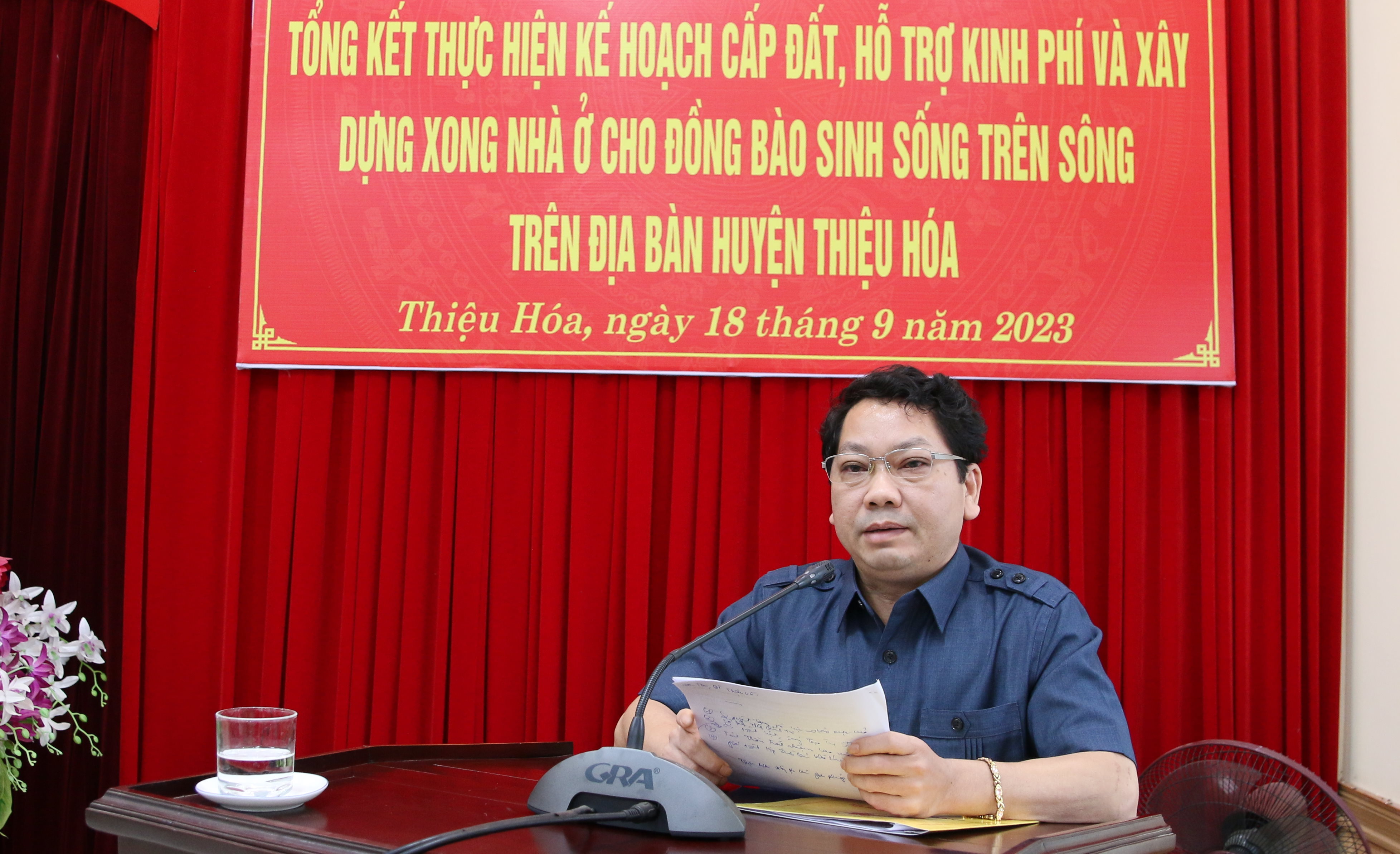 Đồng chí Bùi Văn Lưỡng, Phó Trưởng Ban Dân vận Tỉnh uỷ phát biểu chỉ đạo tại hội nghị