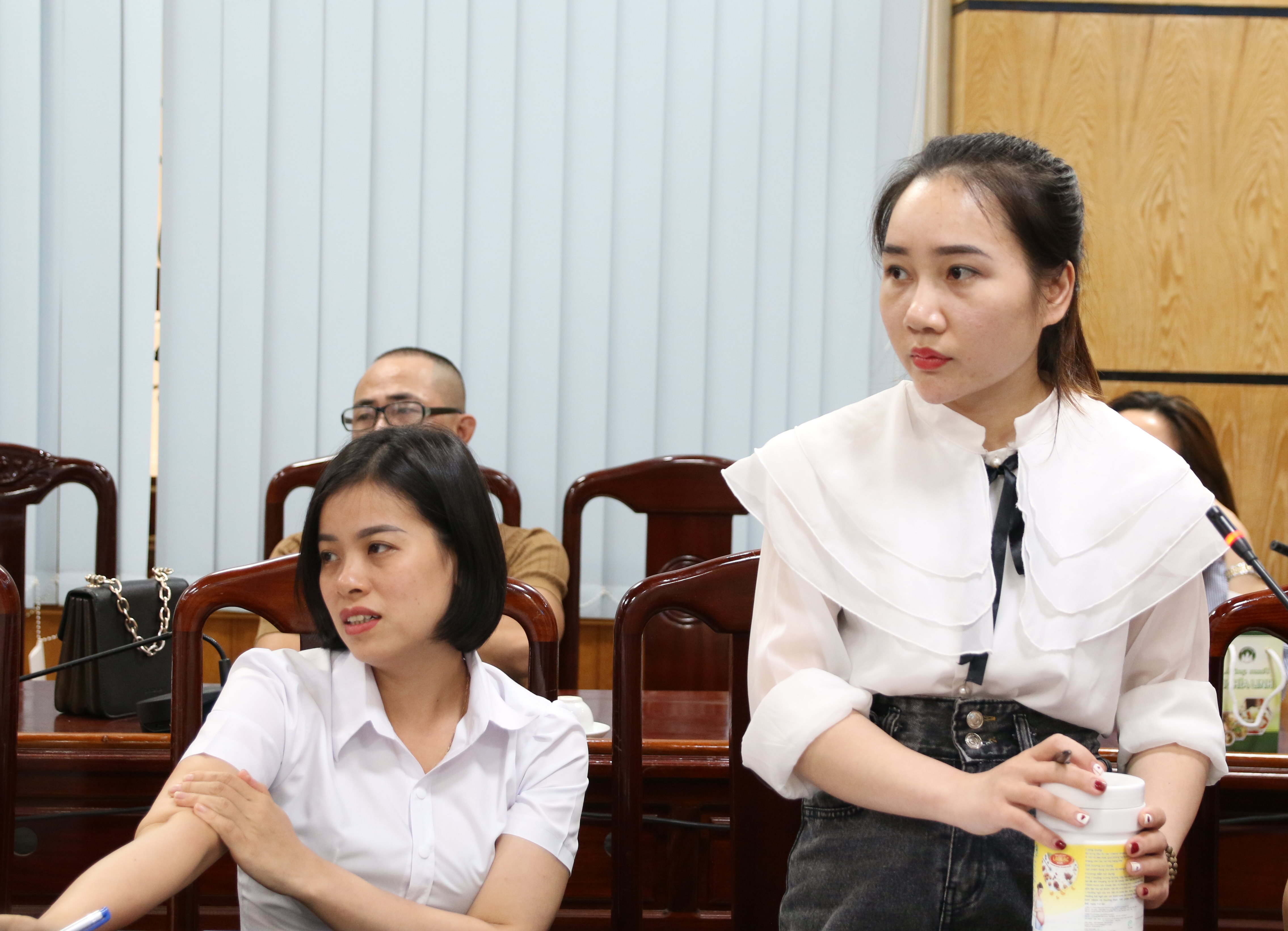 Đại diện sản phẩm Ngũ cốc dinh dưỡng và ngũ cốc bầu Lạc Lạc thuyết minh sản phẩm
