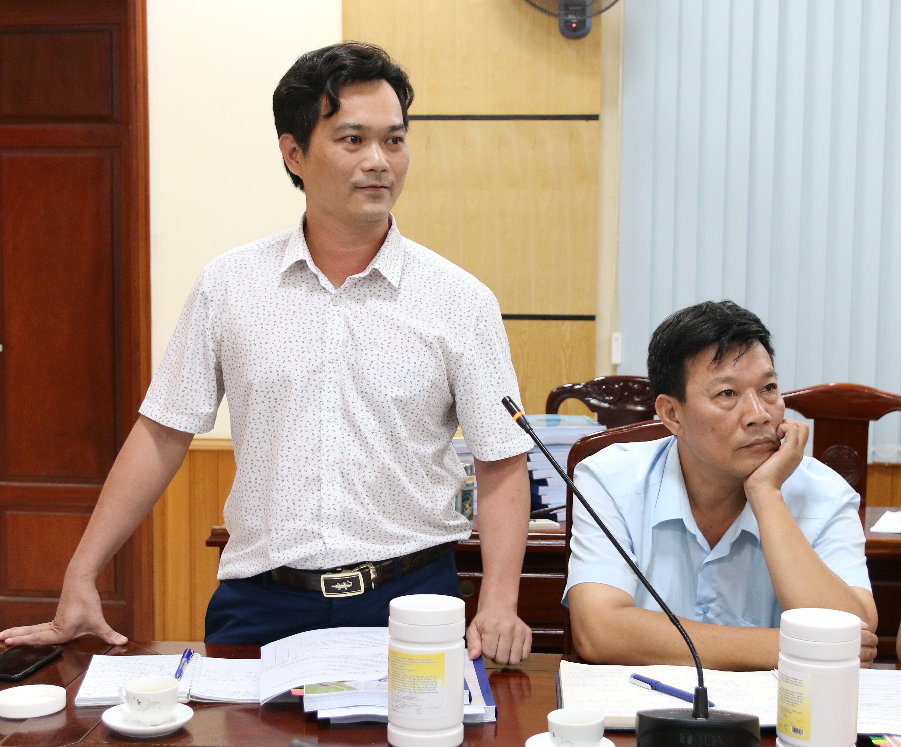 Thành viên Hội đồng đánh giá, xếp hạng sản phẩm góp ý cho các chủ thể hoàn thiện sản phẩm