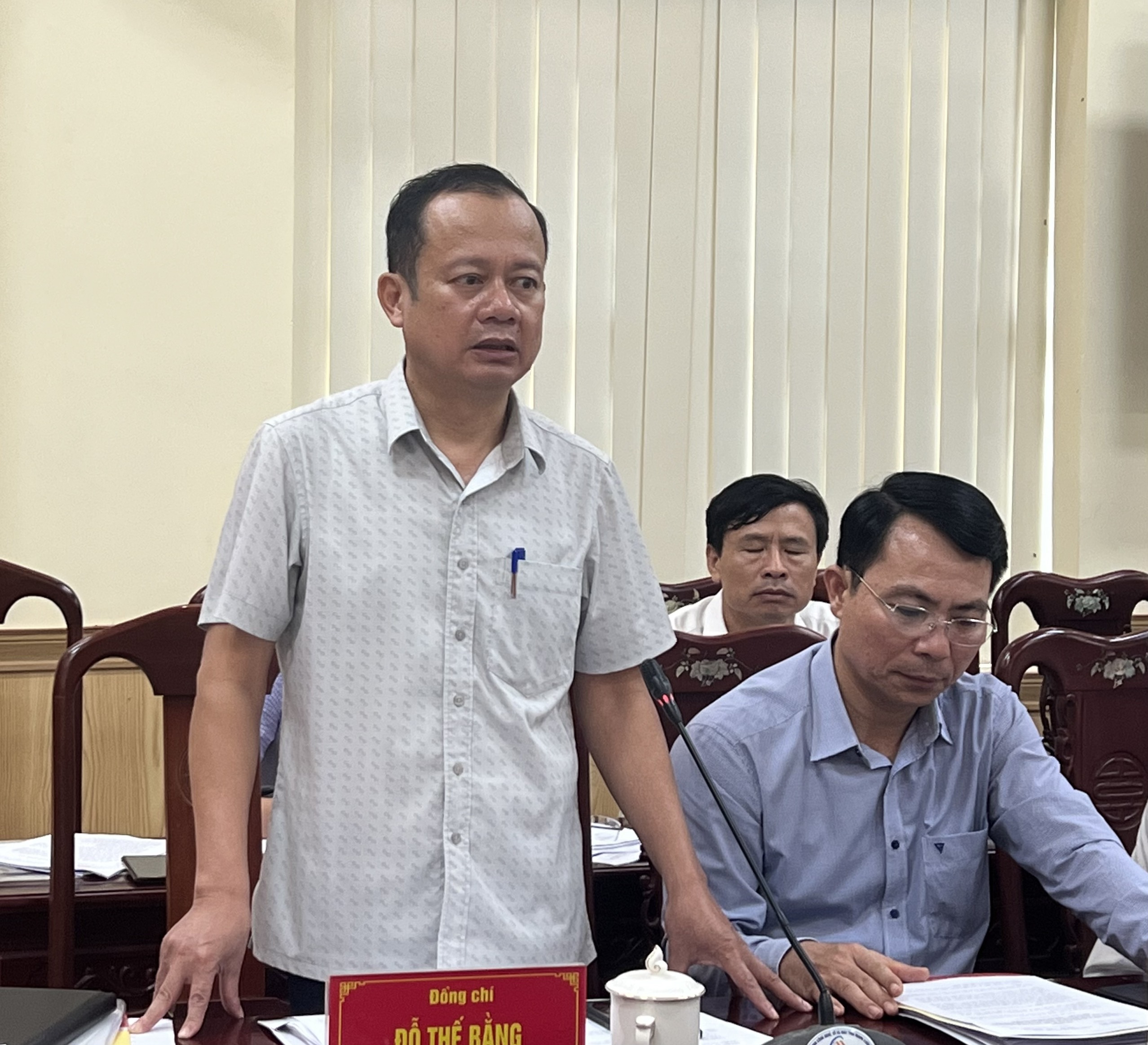 Phó Bí thư Thường trực Huyện uỷ Đỗ Thế Bằng phát biểu tại hội nghị