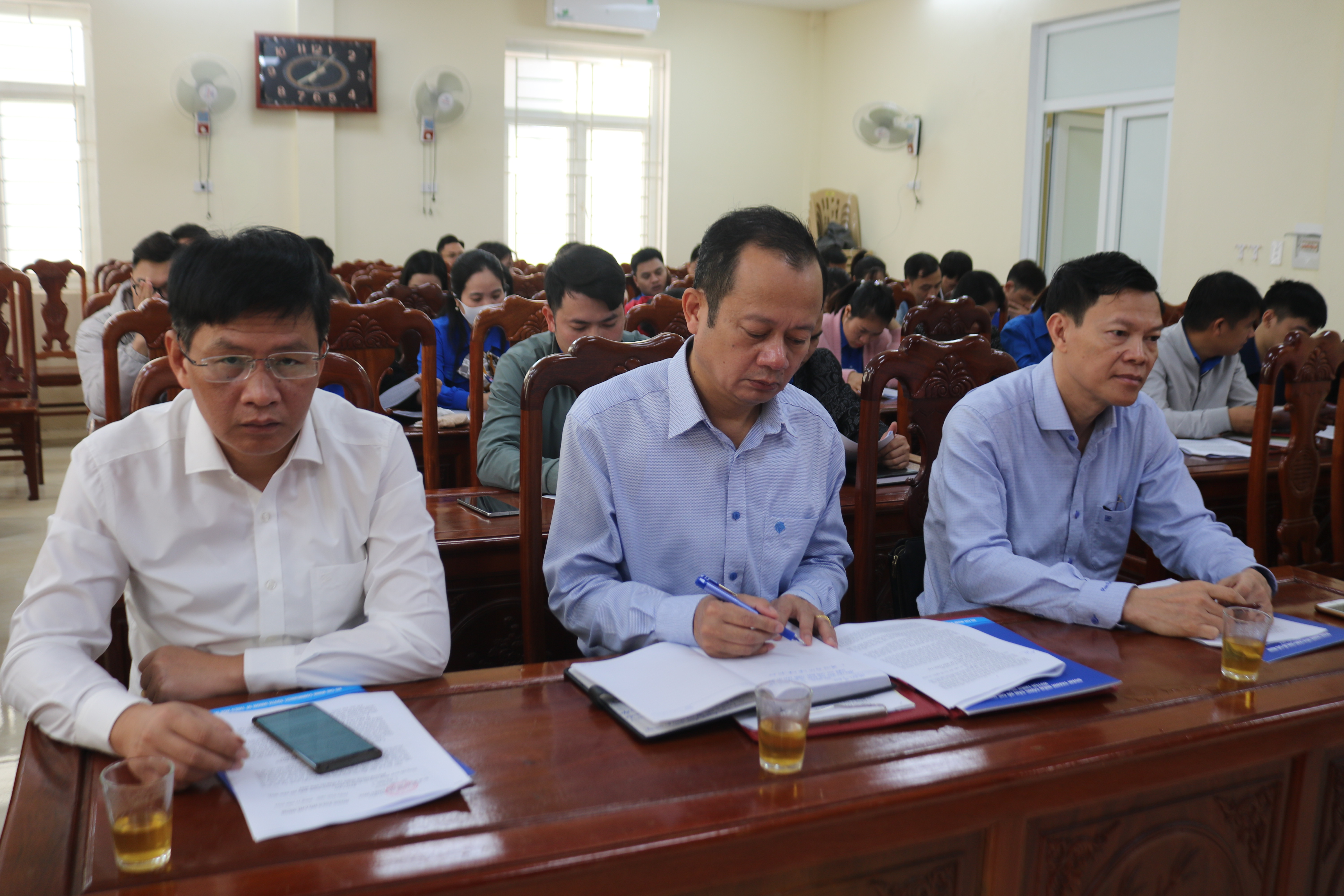 Các đại biểu dự hội nghị