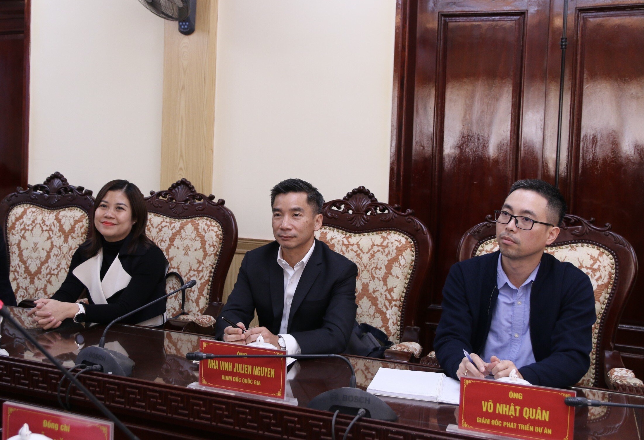 Đại diện lãnh đạo tập đoàn
