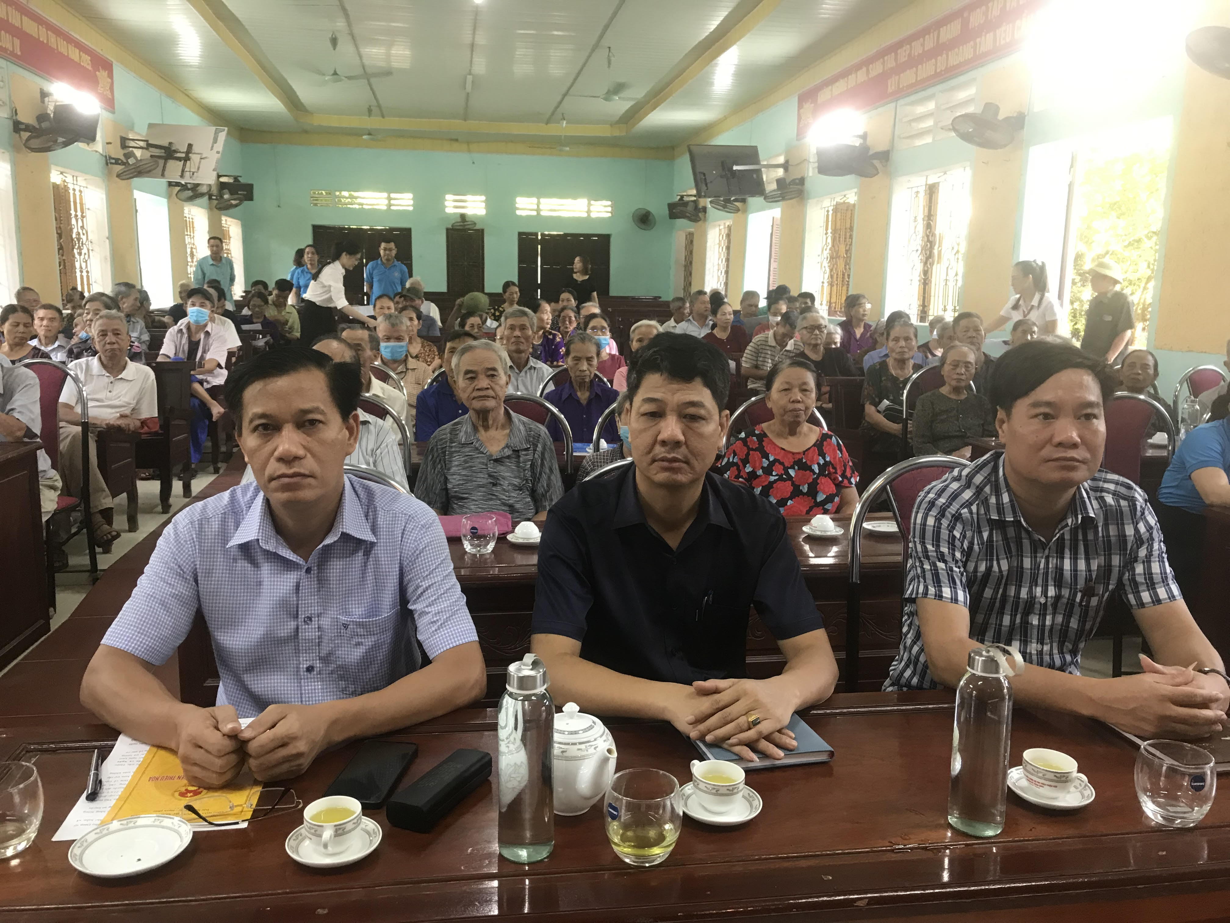 Các đại biểu dự hội nghị