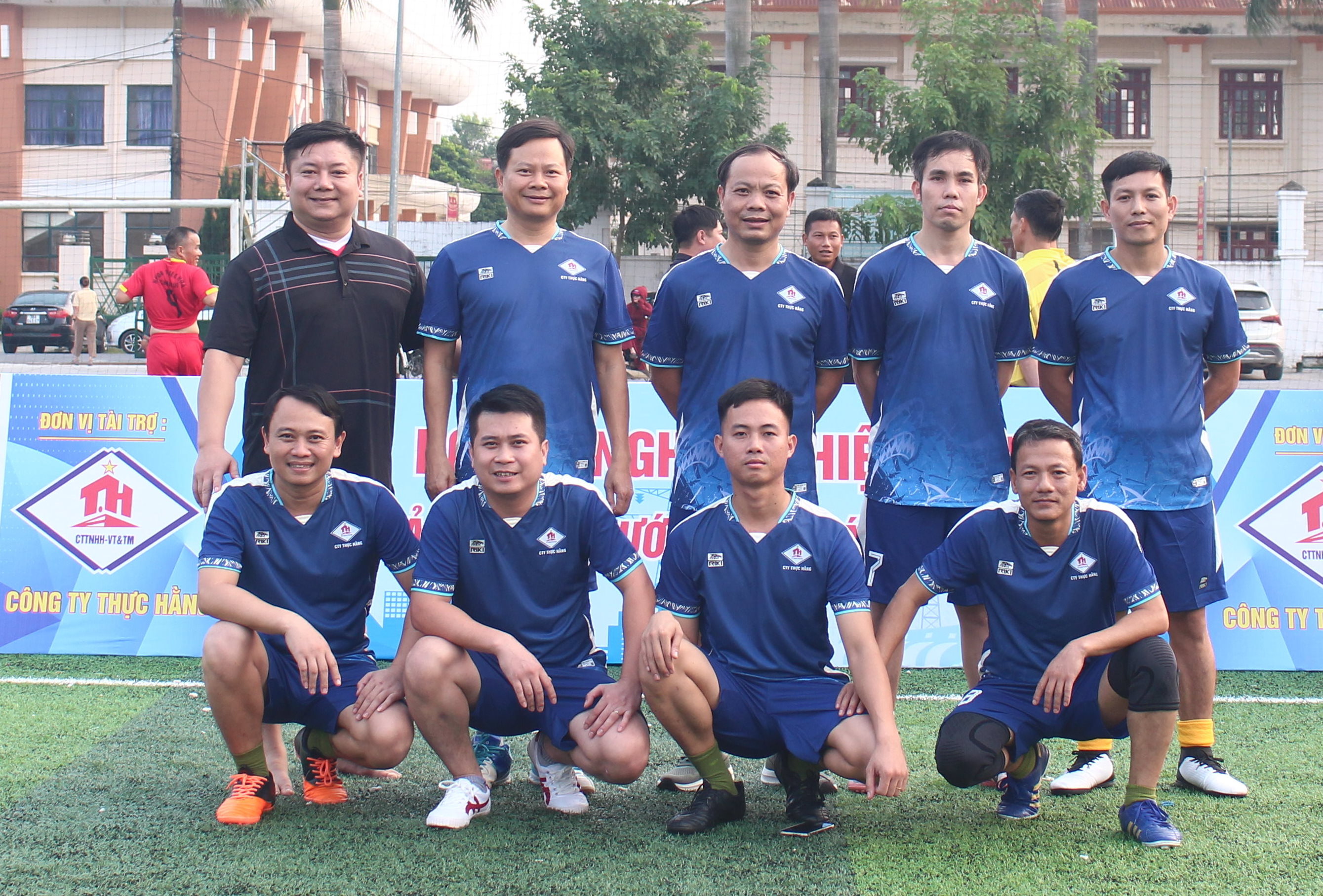 Đội bóng Cơ quan Công an huyện