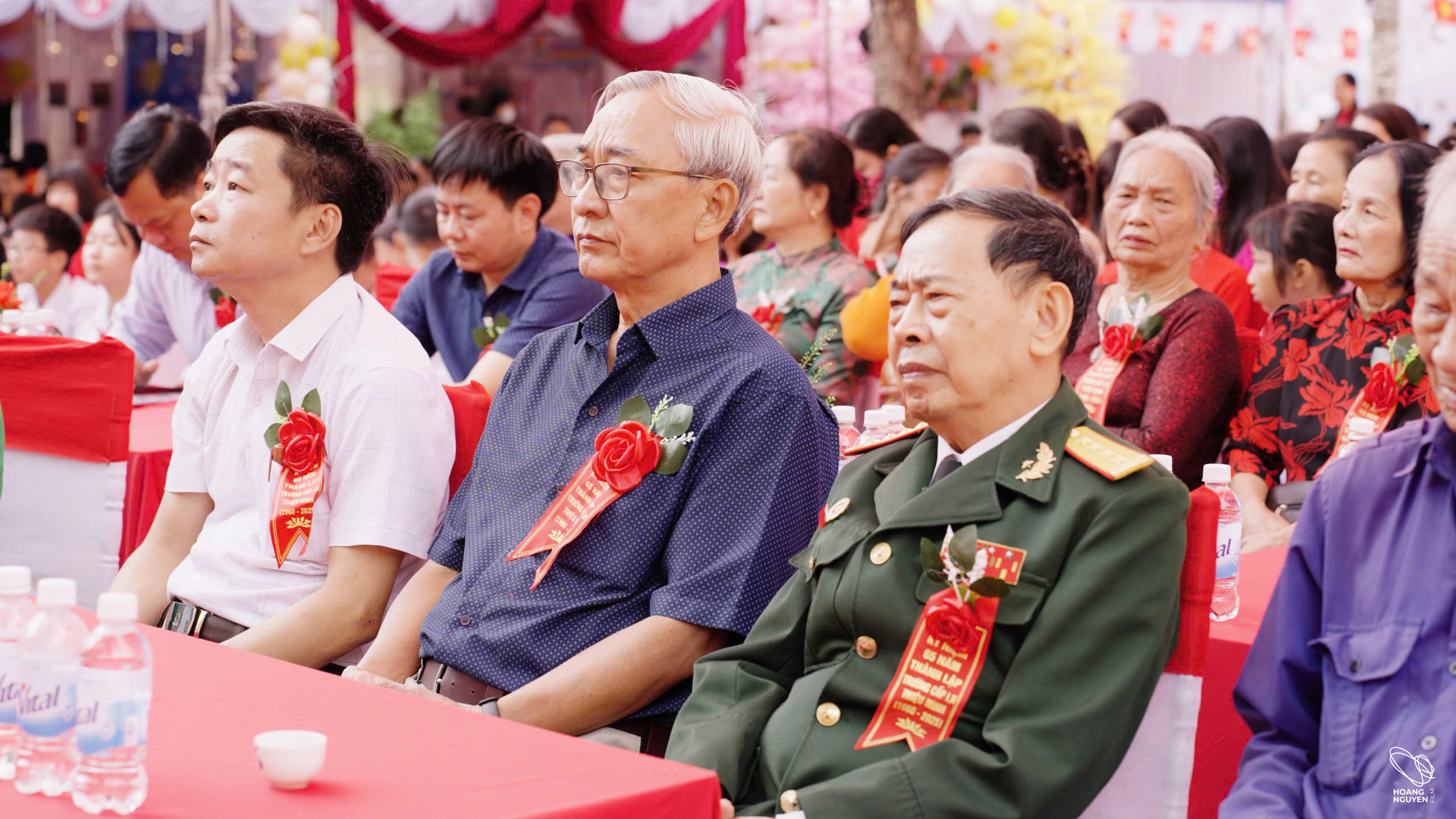 Các đại biểu dự buổi lễ