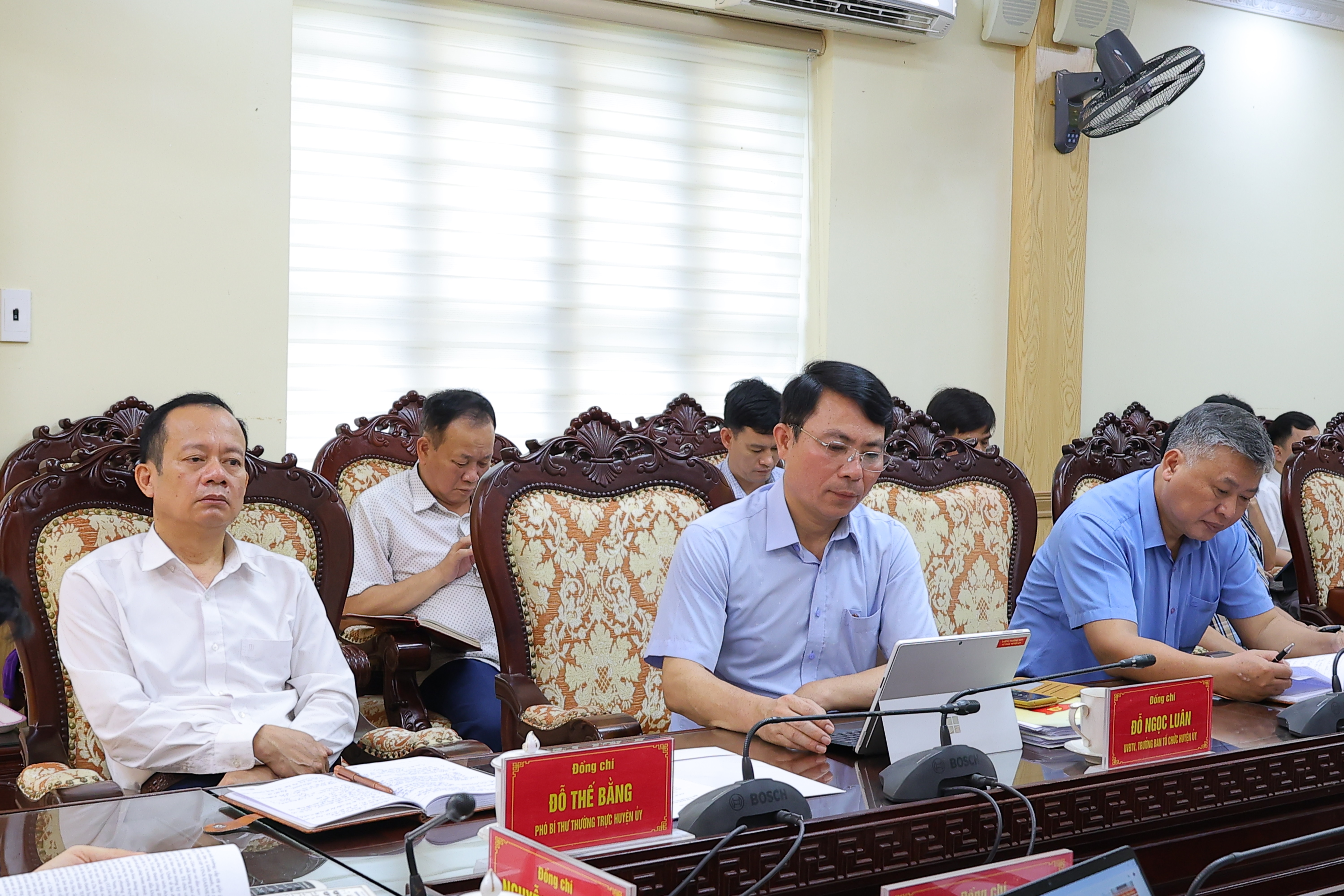 Các đại biểu tham dự hội nghị