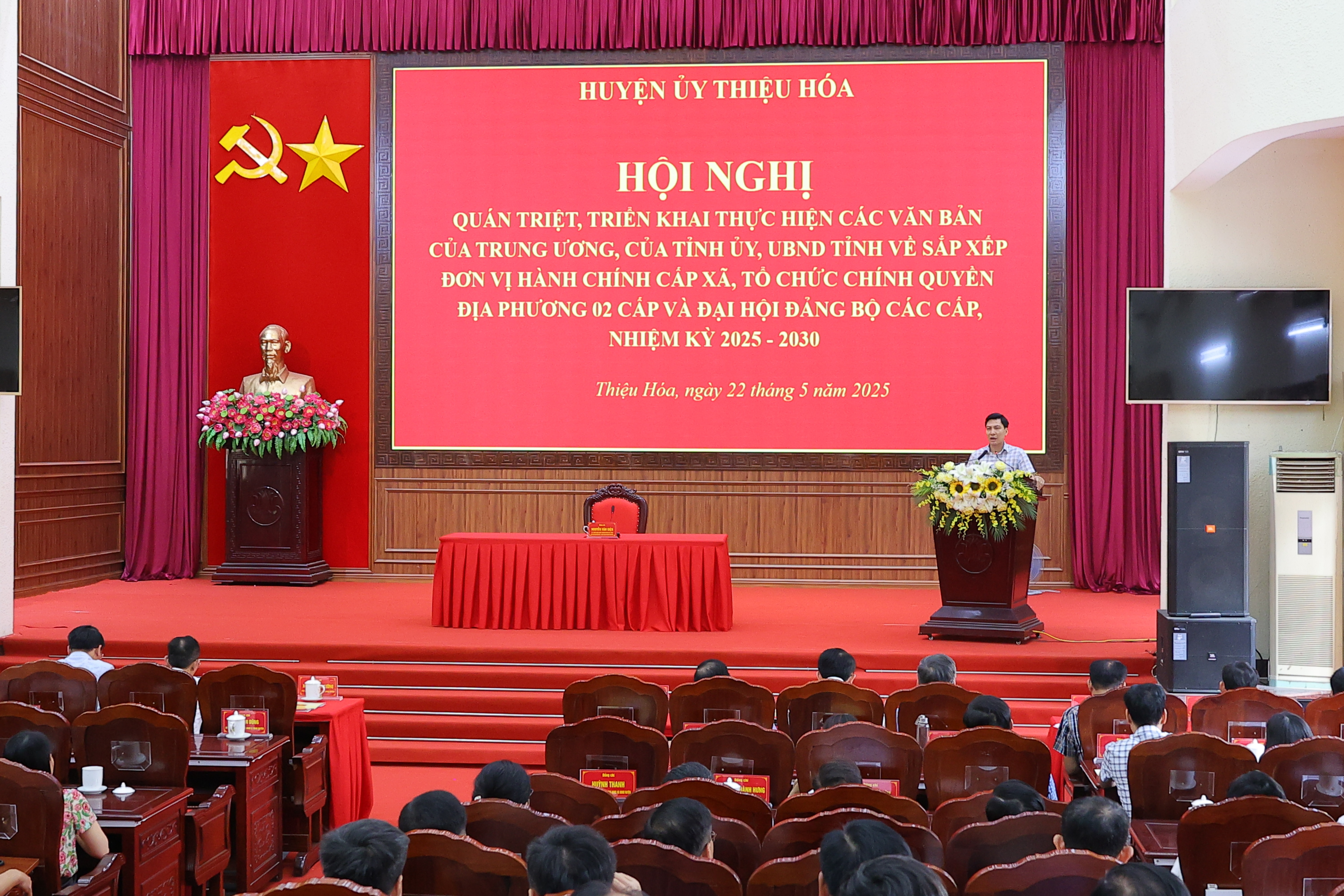 Toàn cảnh hội nghị